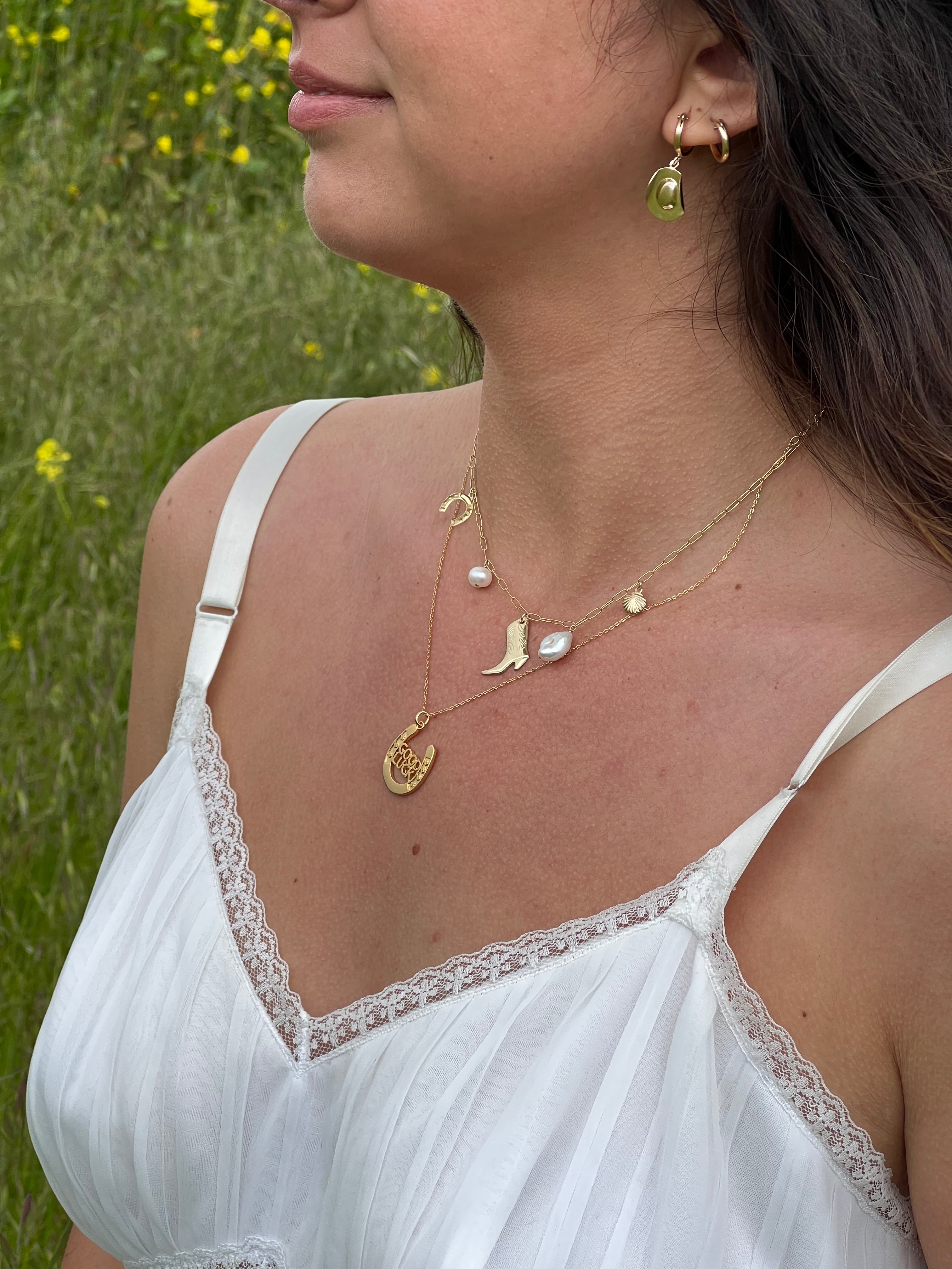 Wholesale Good Luck Necklace for Women & Men - Elegant Pendant Jewelry for Gifts, Daily Wear & Special Occasions
