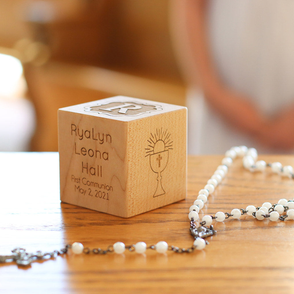 First Communion Keepsake Block - Personalized Religious Gift for Boys & Girls - Wooden Christening Souvenir - Perfect for Baptism, First Holy Communion & Religious Milestones