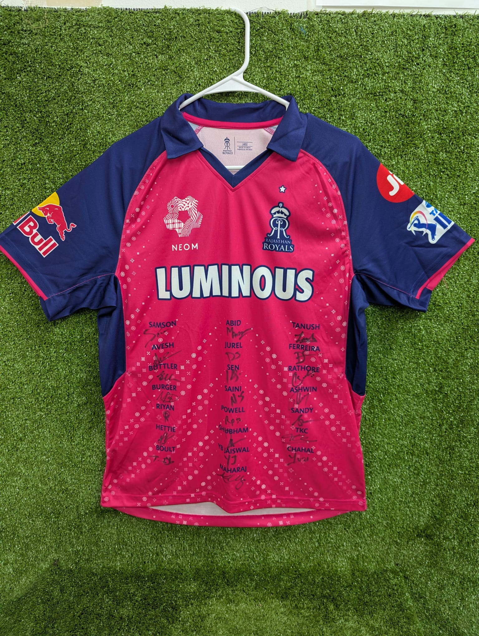 Official IPL Rajasthan Royals Signed Players Jersey - Authentic Cricket Memorabilia for Fans & Collectors - Perfect for Gifting & Display