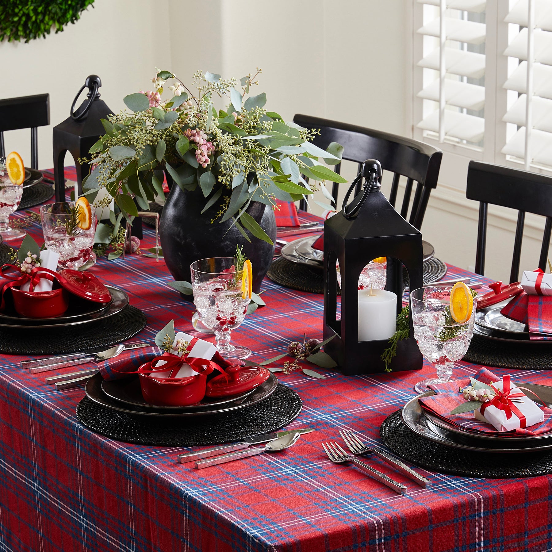 Red Tartan Plaid Table Throw Blanket - Soft Cozy Christmas Tartan Checkered Table Cover for Dining Room, Holiday Decor & Winter Home Decor