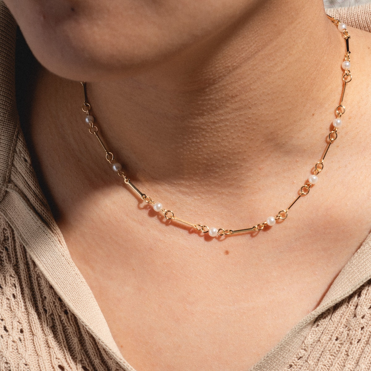 Elegant Floating Pearl Necklace for Women - Timeless Jewelry Gift for Wedding, Party & Special Occasions