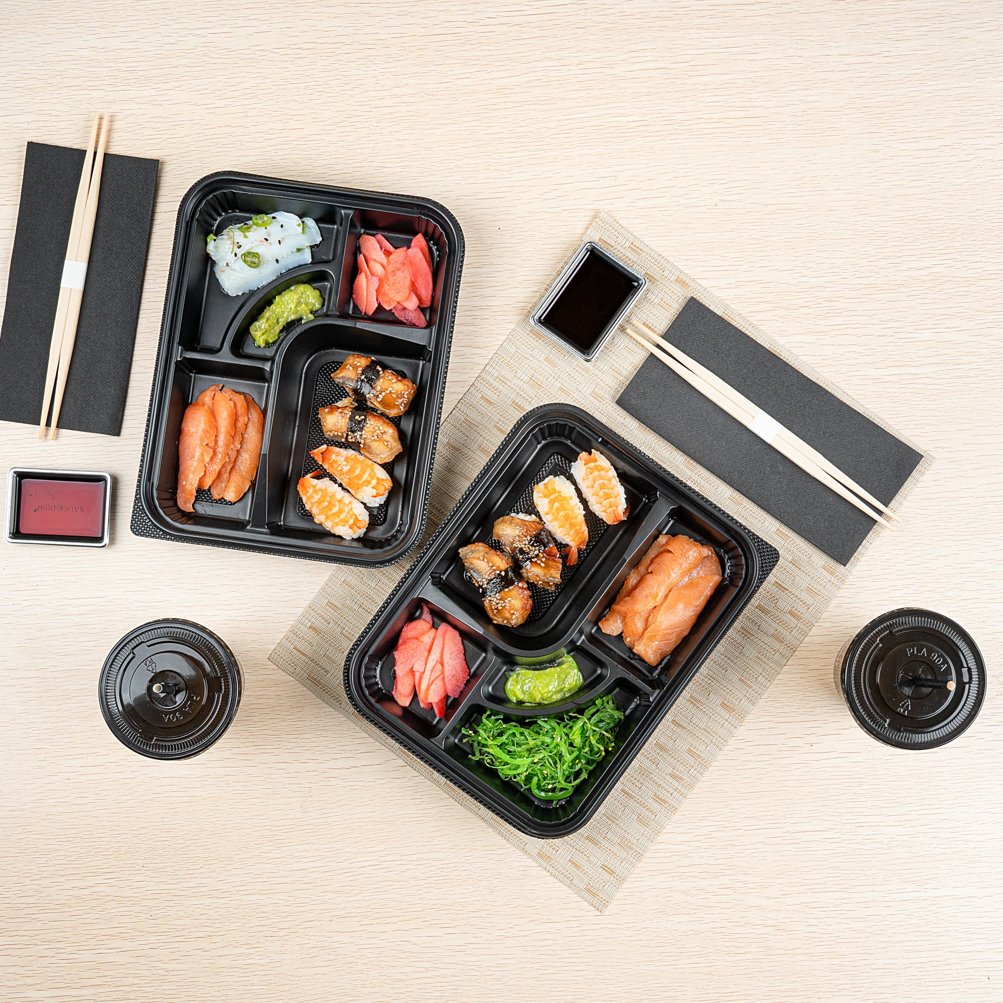 Bento Tek 26 oz Rectangle Black Plastic Bento Box with 5 Compartments - 10.5