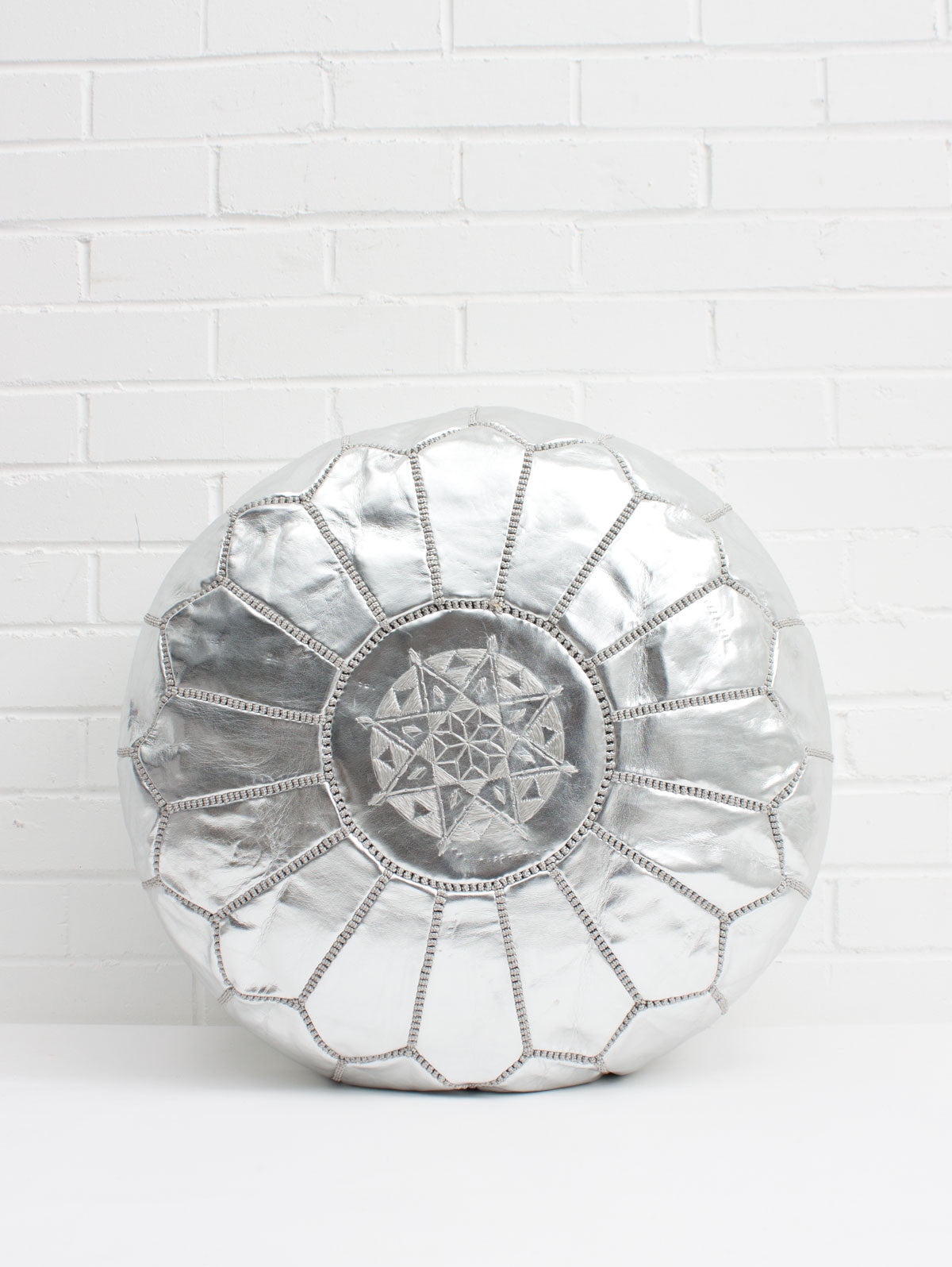Stylish Moroccan Faux Leather Pouffe in Silver - Perfect for Living Room, Bedroom & Boho Home Decor