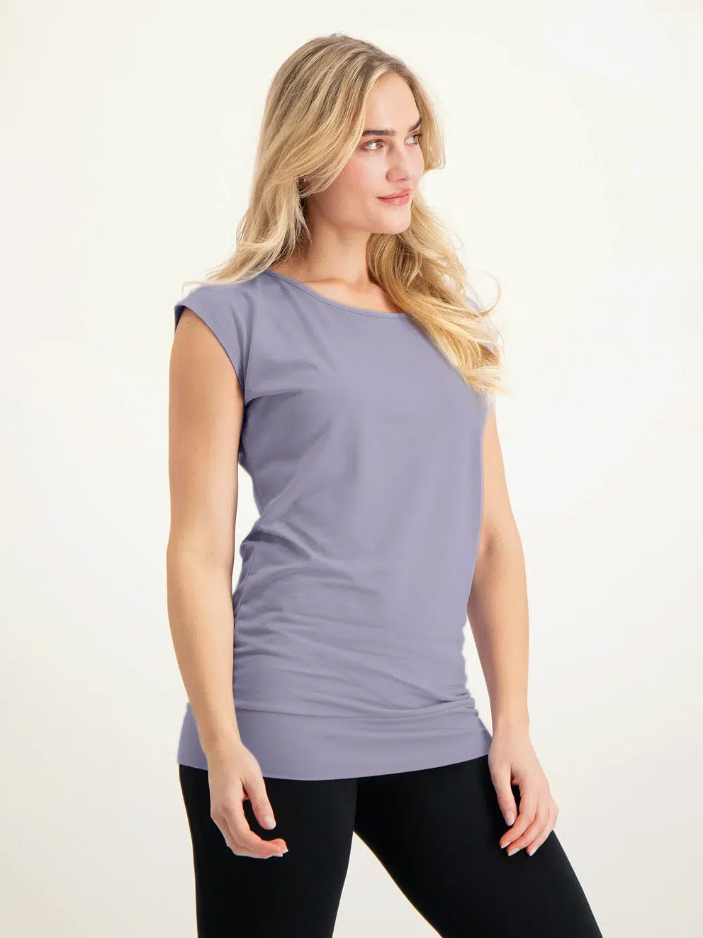 Urban Goddess Asana Yoga Tee - Comfortable Women's Yoga Shirt in Lilac for Yoga, Meditation & Active Lifestyle