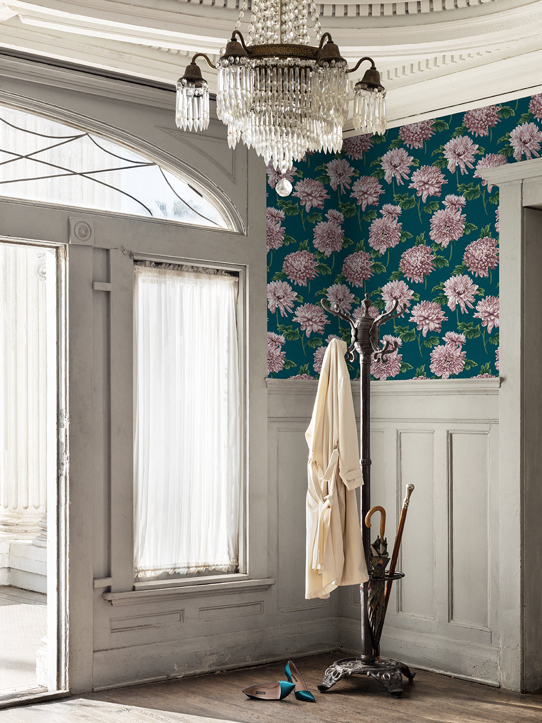 Sarah Jessica Parker Peacock Wallpaper - 'Mums for Marion Small' Floral Design | Perfect for Nursery, Bedroom & Home Decor