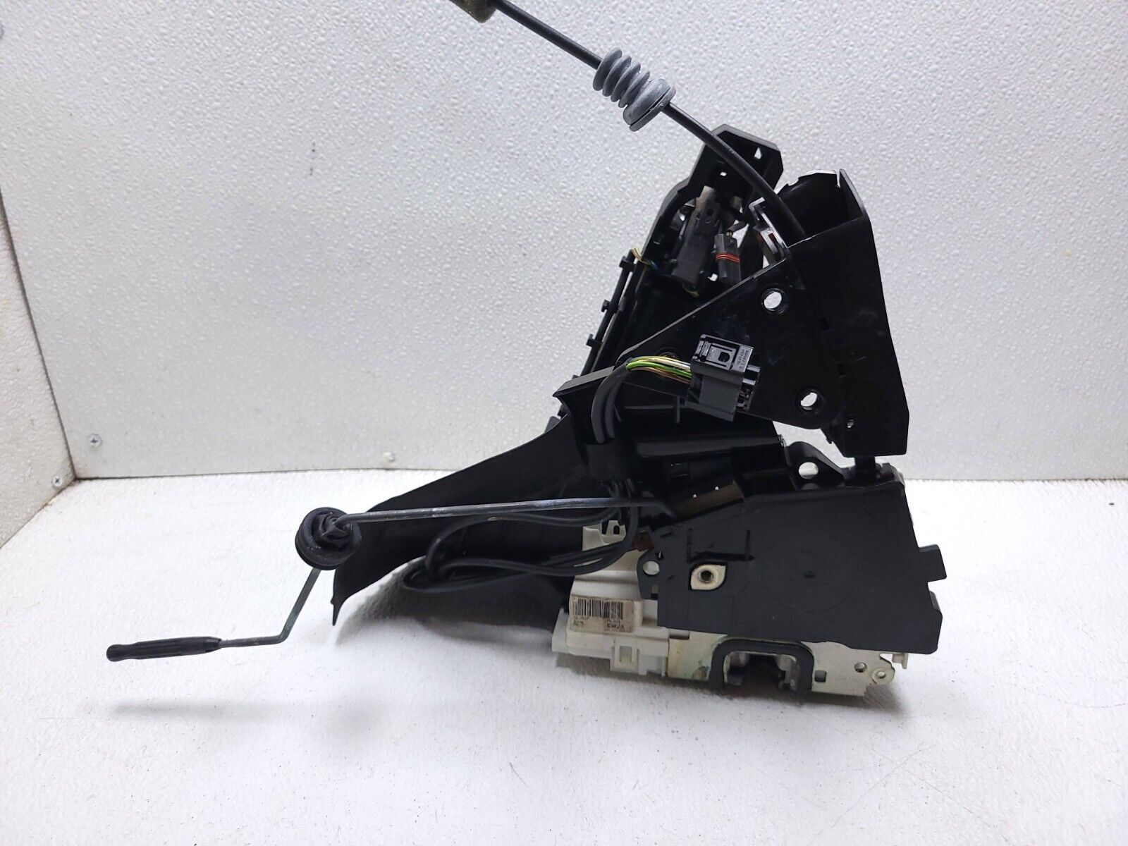 2006-2011 Mercedes ML500 Front Driver Side Door Exterior Handle & Lock Replacement - OEM Quality for Smooth Entry & Exit