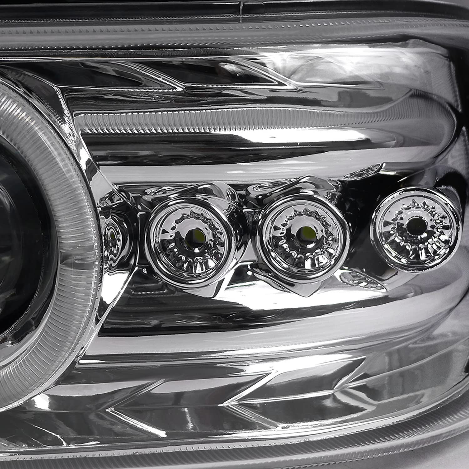 Spec-D Tuning Chrome LED Halo Projector Headlights with Bumper Lights - Compatible with 1999-2002 Chevy Silverado & 2000-2006 Tahoe - Left/Right Pair Headlamp Assembly - Upgrade for Night Driving & Off-Road Adventures