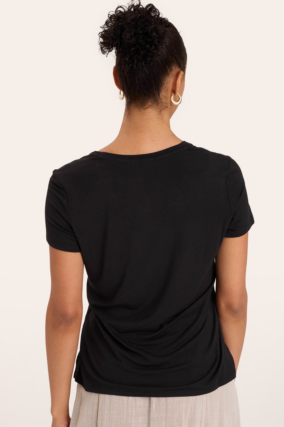 Premium Authority Tee - Soft Black Cotton T-Shirt for Men & Women | Comfortable Casual Wear for Everyday, Gym & Street Style