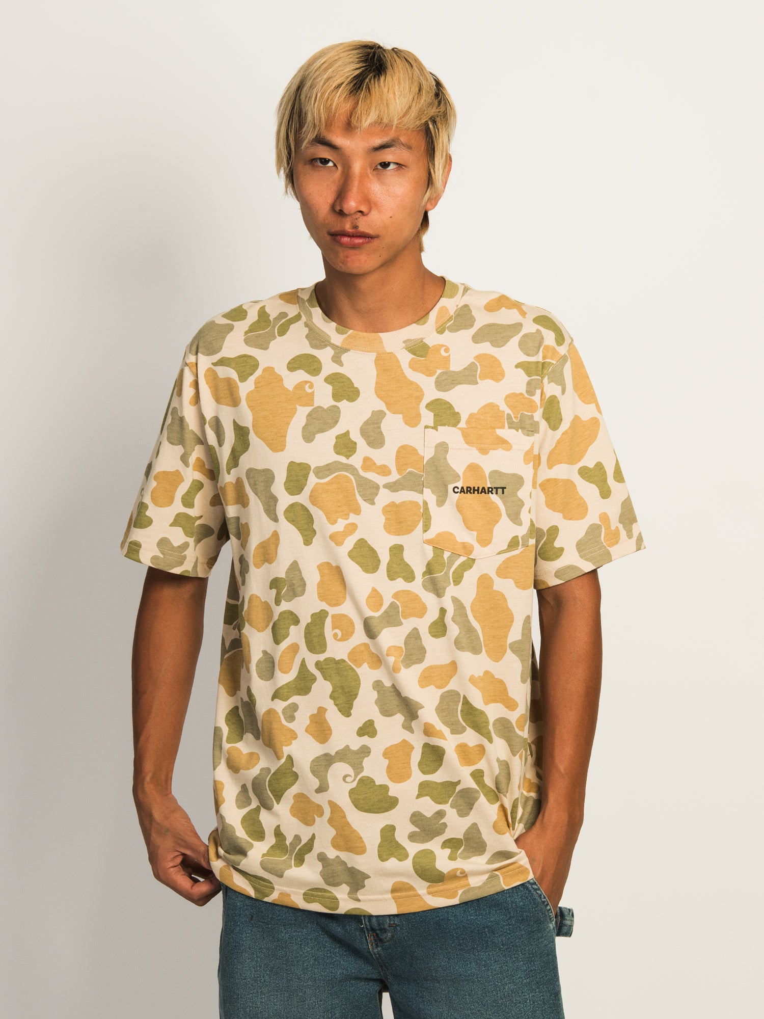 Carhartt Relaxed Fit Lightweight Pocket T-Shirt for Men - Comfortable Casual Wear for Work & Outdoor Activities