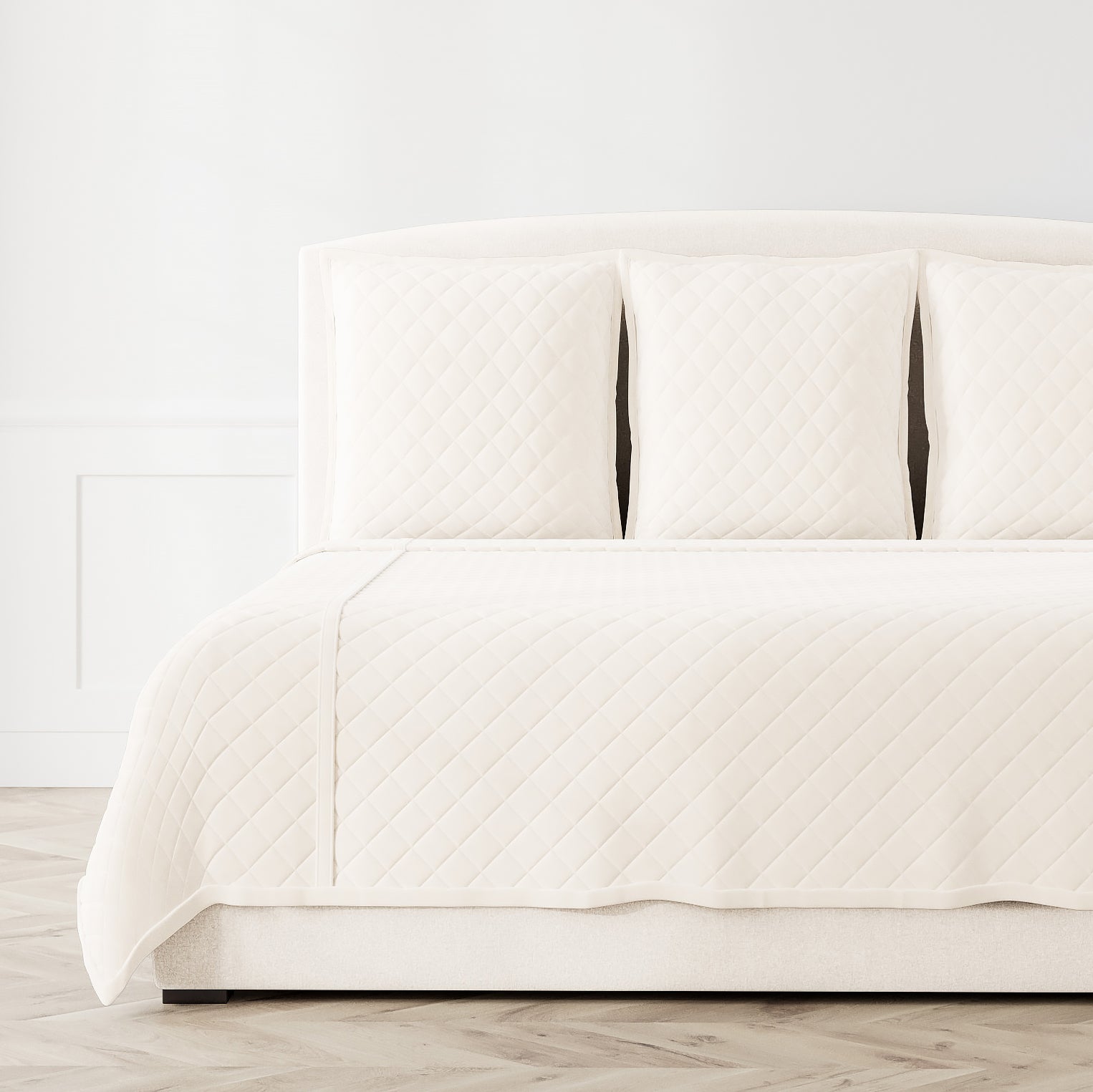 Luxury Velvet Coverlet Set - Ivory King/Queen Size - Soft & Breathable Bedding for Cozy Nights - Perfect for Master Bedroom & Guest Room Decor