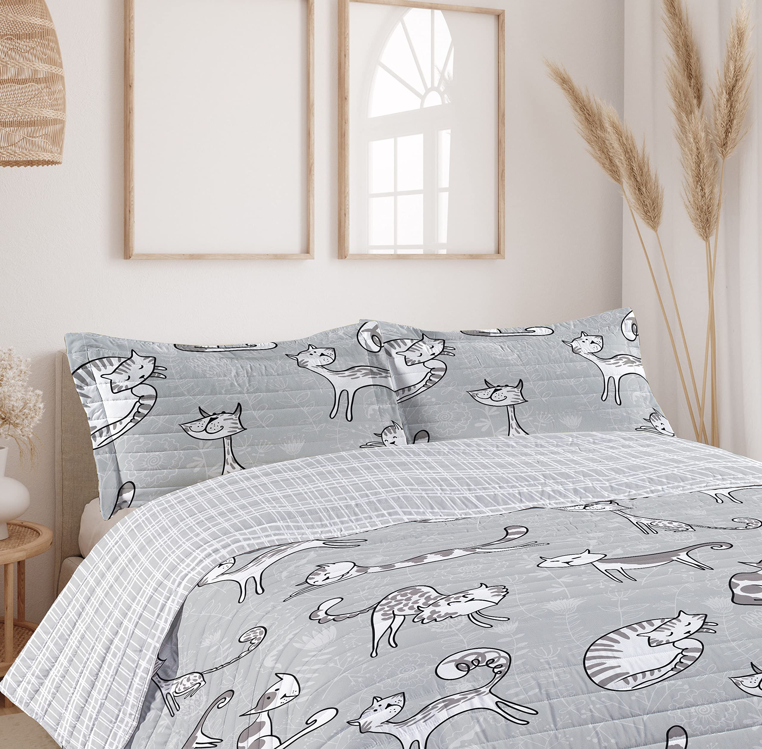 Ambesonne Grey Reversible King Size Bedspread Set with Cats & Floral Print - Microfiber Comforter & Pillow Shams - White & Dimgray - Perfect for Cat Lovers' Bedroom Decor & Cozy Home Styling