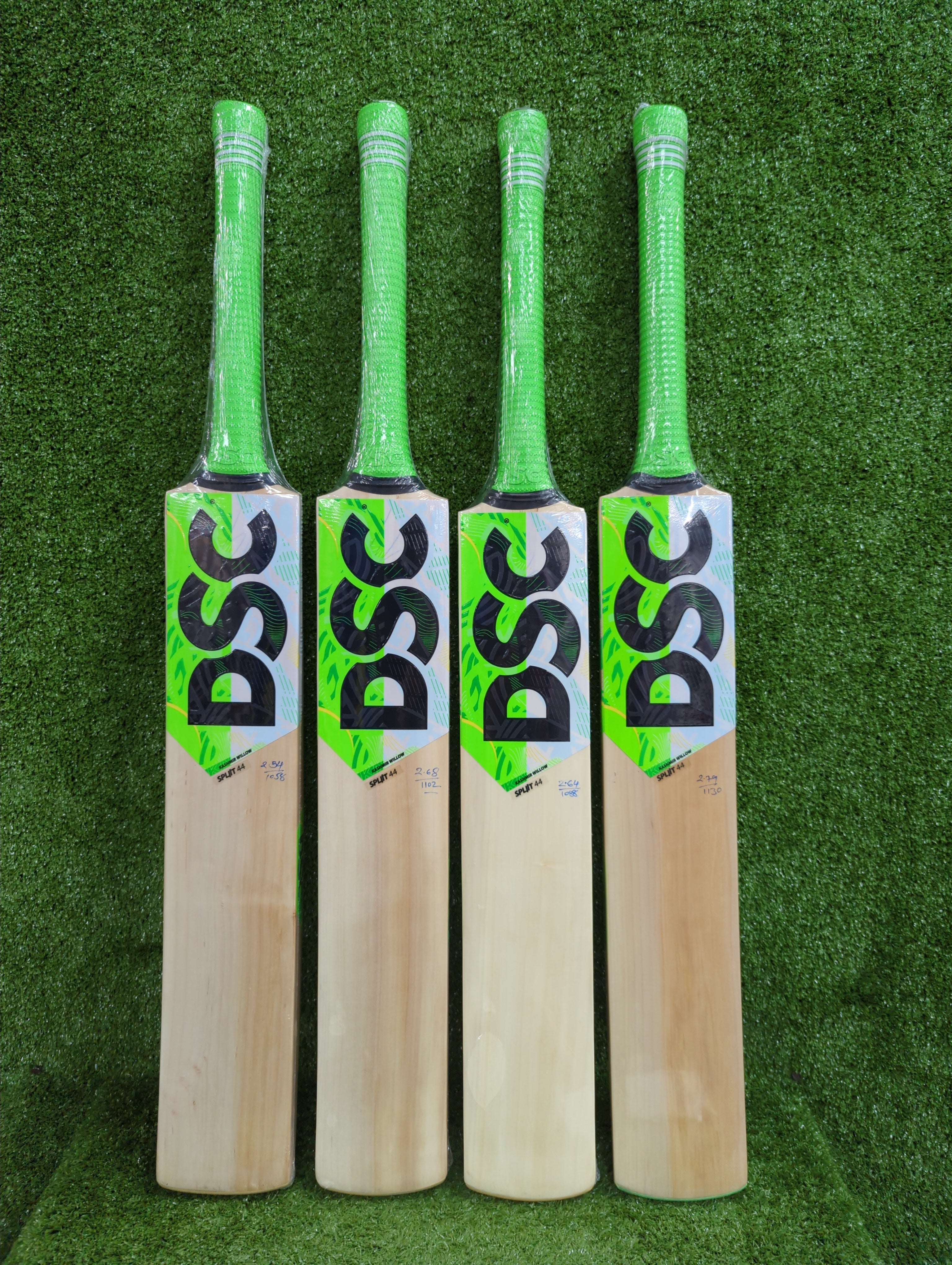 DSC SPLIT 44 Kashmir Willow Cricket Bat - Professional Grade Cricket Equipment for Practice & Matches - Perfect for Outdoor Sports & Cricket Training