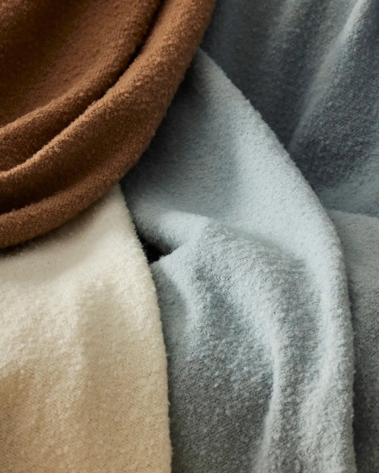 Clive Throw Breeze - Soft & Lightweight Blanket for All Seasons, Perfect for Sofa, Bed, Travel & Outdoor Use