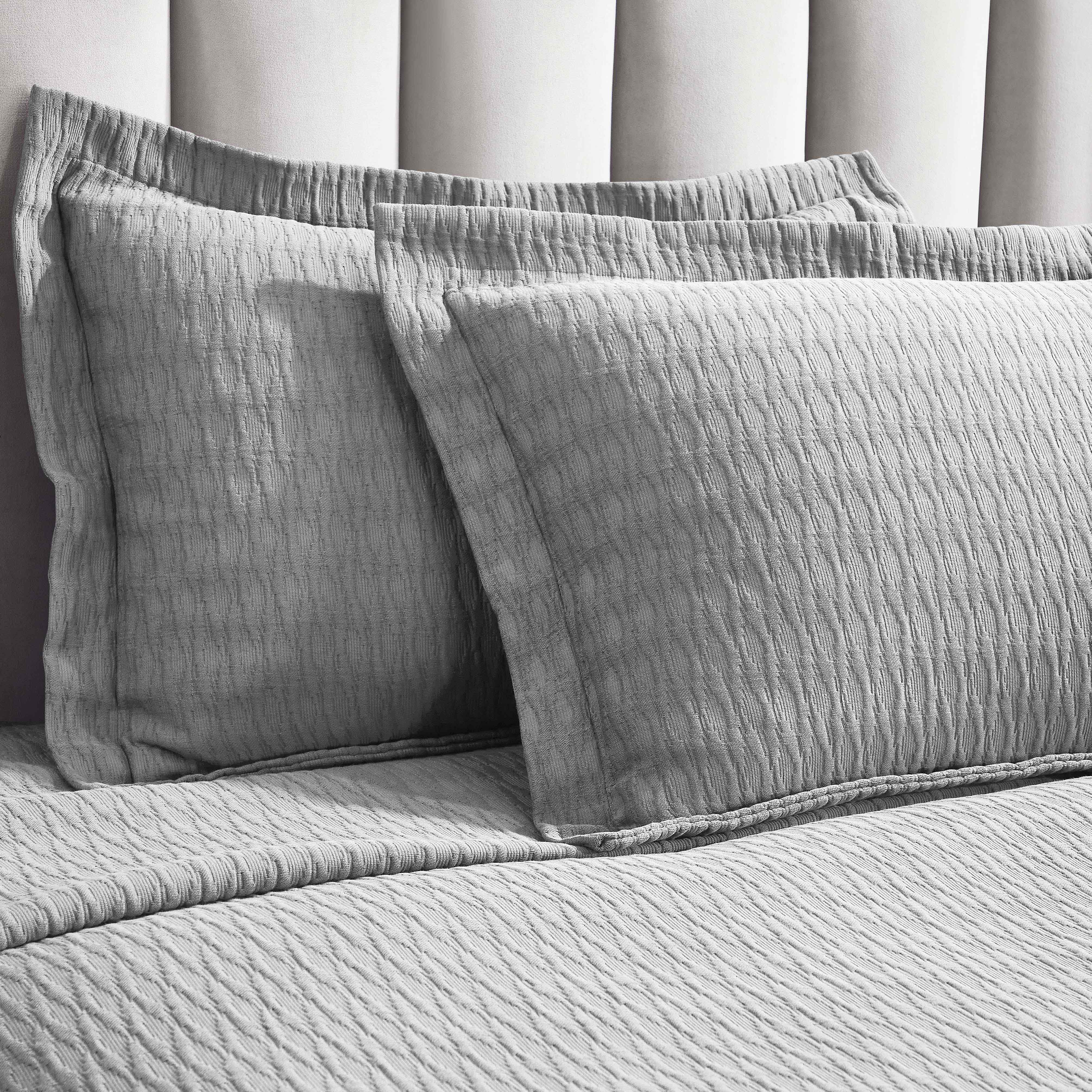 Calvert Cotton Medium Weight Geometric Matelasse Bedspread Set - Queen Size Luxury Bedding for Modern Bedrooms | Perfect for Master Bedroom, Guest Room & Dorm Decor