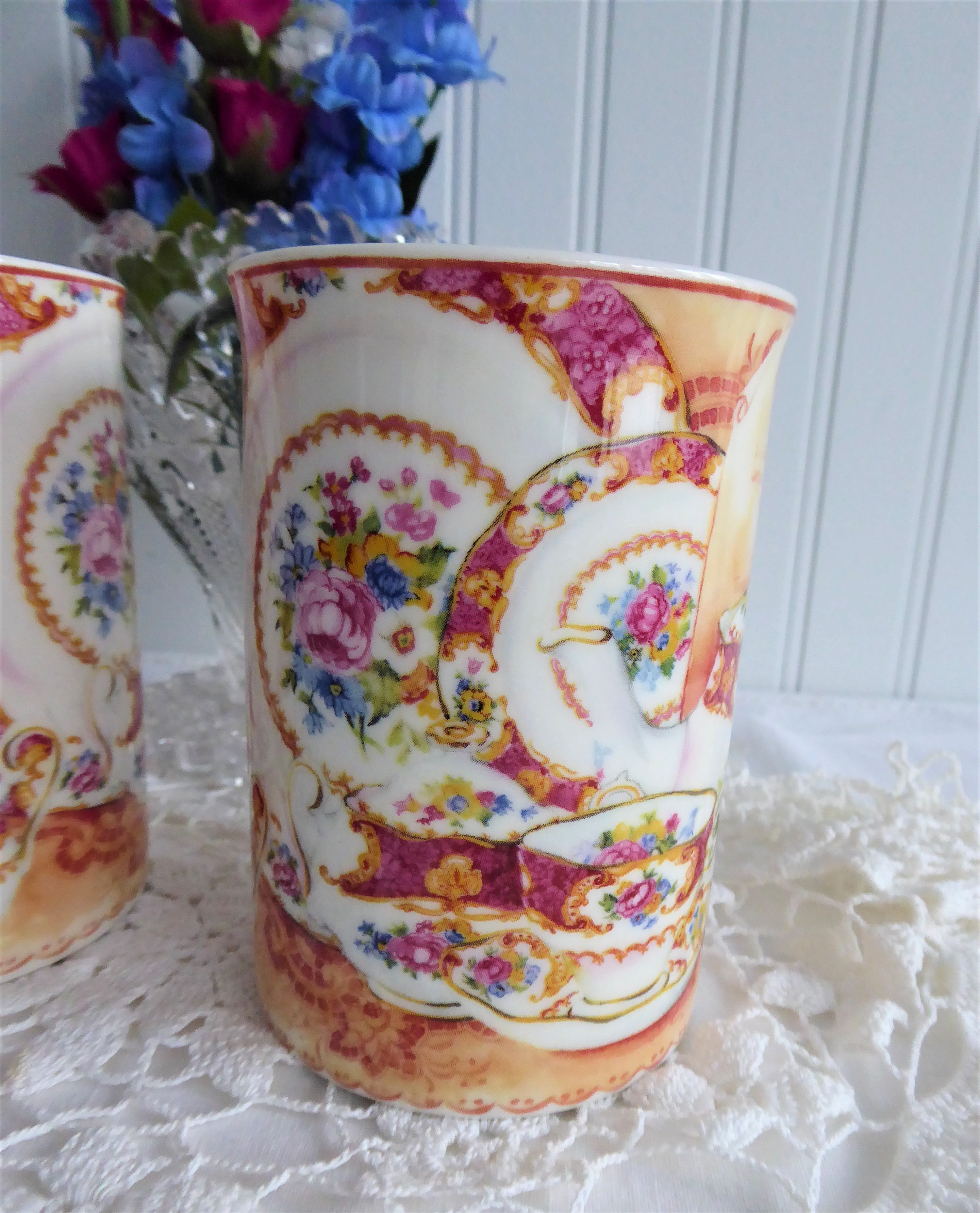 Royal Albert Lady Carlyle Collage Mug Pair - Elegant Afternoon Tea Set, Floral Bone China Tea Cups with Saucers - Perfect for English Tea Parties, Bridal Showers & Gift Giving