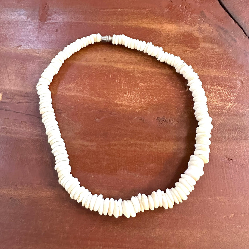 Vintage Hawaiian Puka Shell Choker Necklace - Natural High Grade Beaded Beach Jewelry for Women | Perfect for Summer, Boho Fashion, and Beach Vacations