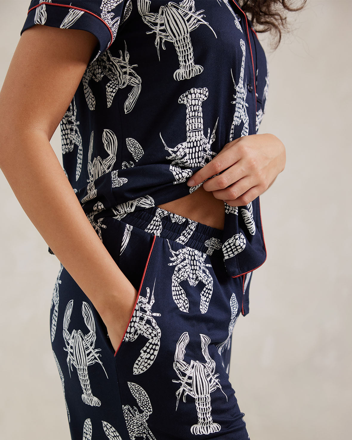 Lobster Sketch Print Cropped Pajama Set - Women's Sleepwear for Summer - Perfect for Lounging, Vacation & Beach Getaways