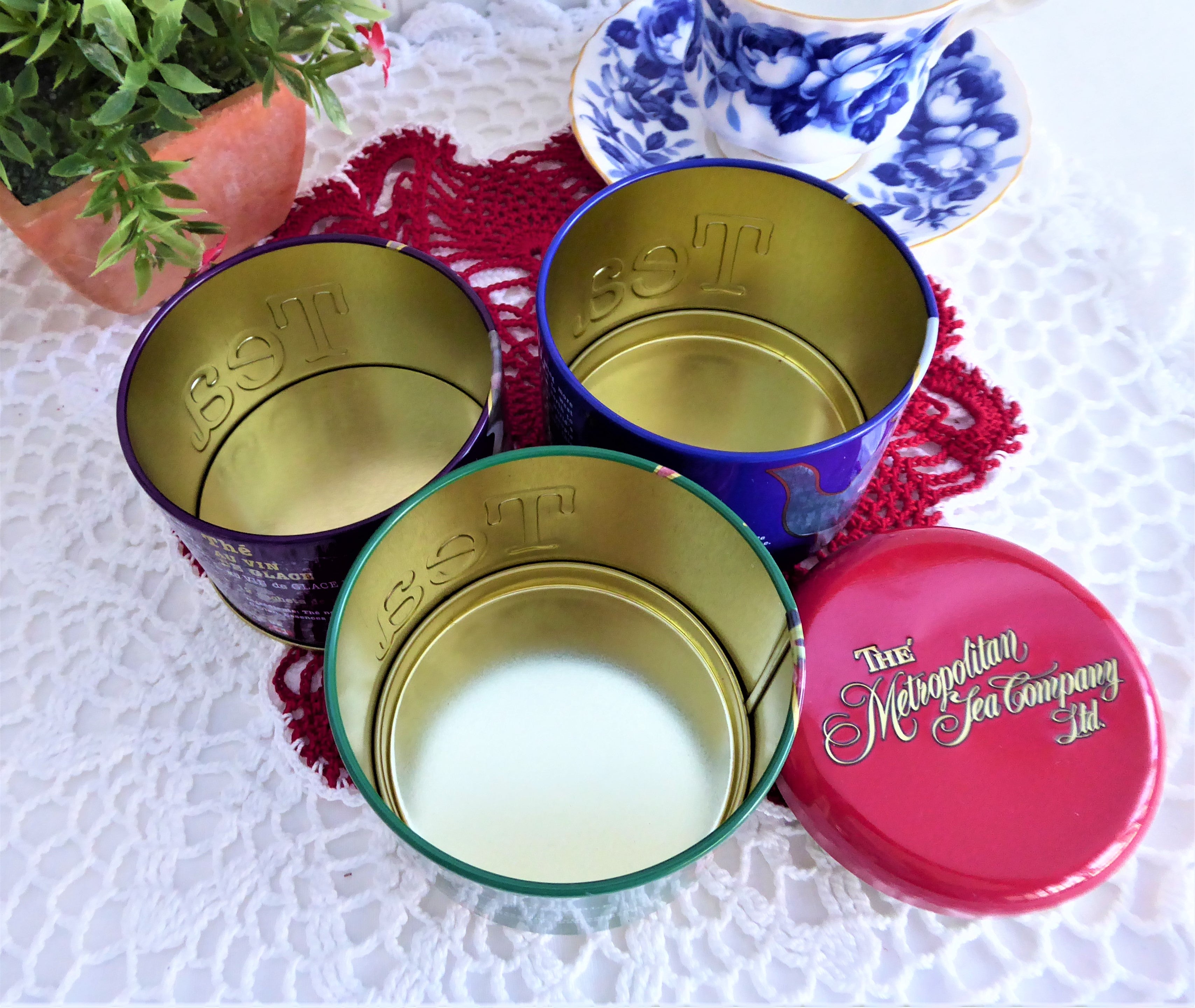 3-Piece Stackable Tea Tin Set - Empty Tea Storage Canisters with Maple Leaf & Mountie Design - Perfect for Loose Leaf Tea, Coffee, and Spices - Ideal for Kitchen, Pantry, and Gift Giving