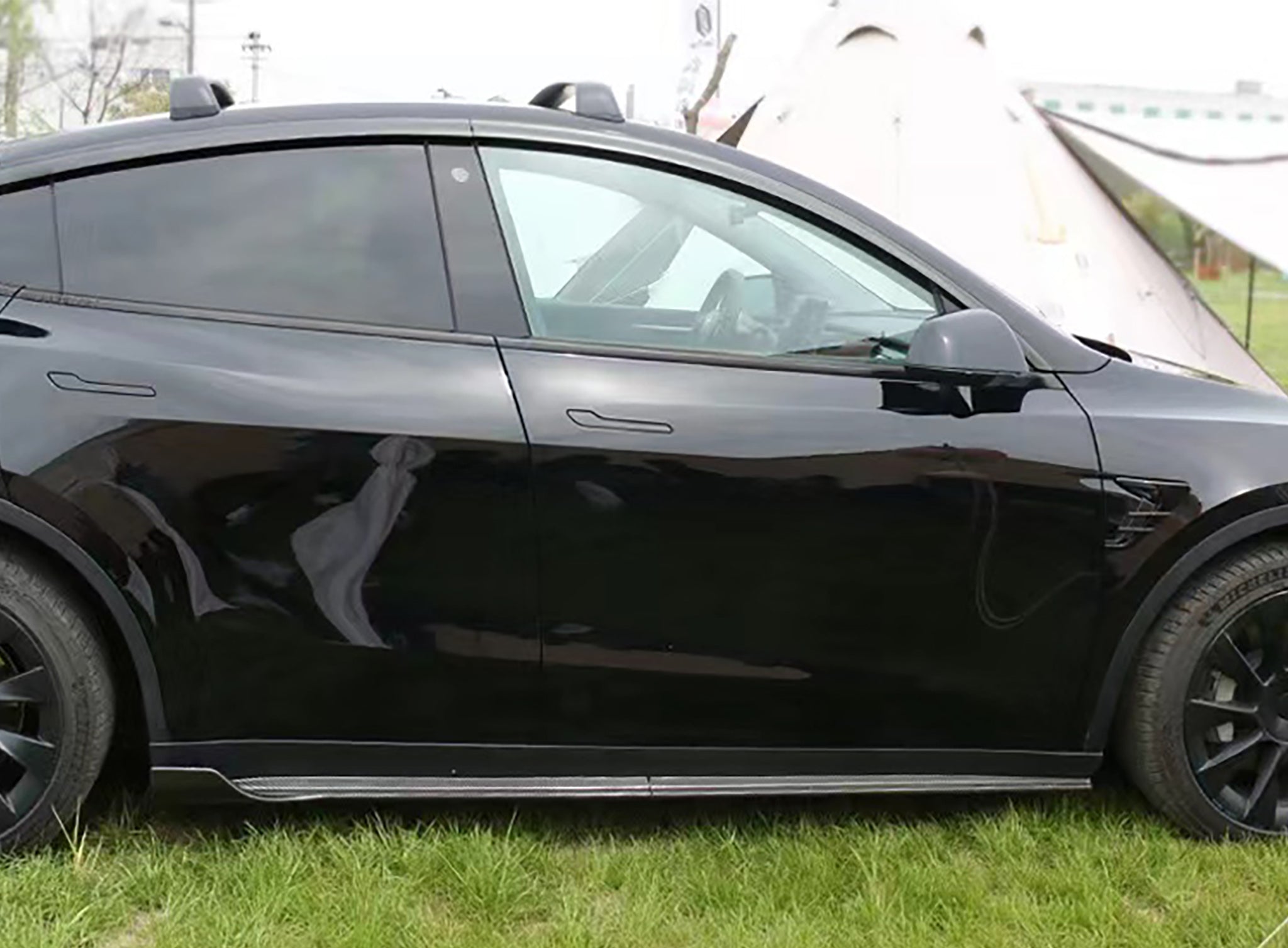 High-Quality ABS Plastic Side Skirts for Tesla Model Y 2020-2023 - Durable & Stylish Car Body Kit - Perfect for Sporty Look & Vehicle Protection