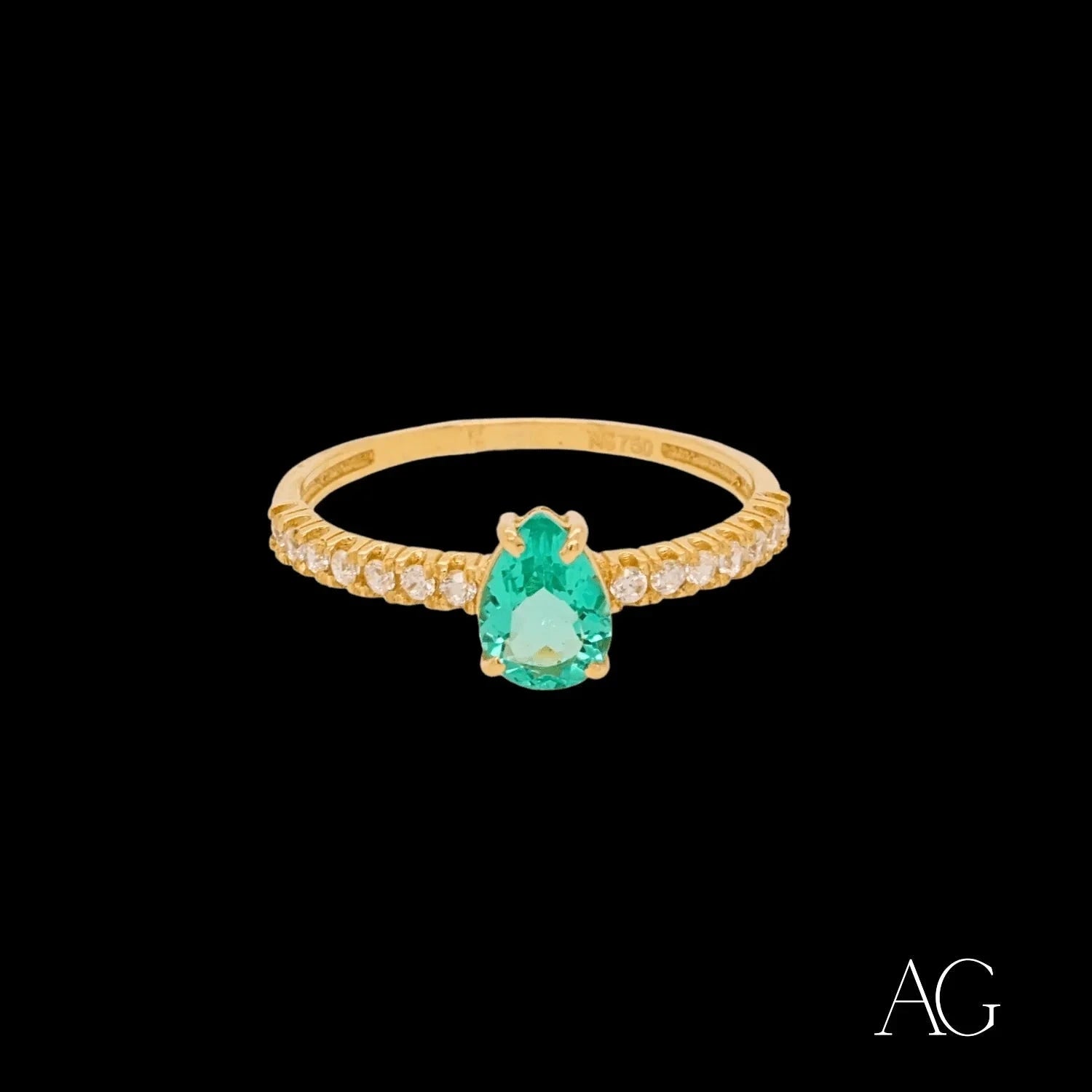 Elegant Green Pear Shaped 18K Gold Ring for Women - Perfect for Engagement, Wedding, Anniversary & Special Occasions