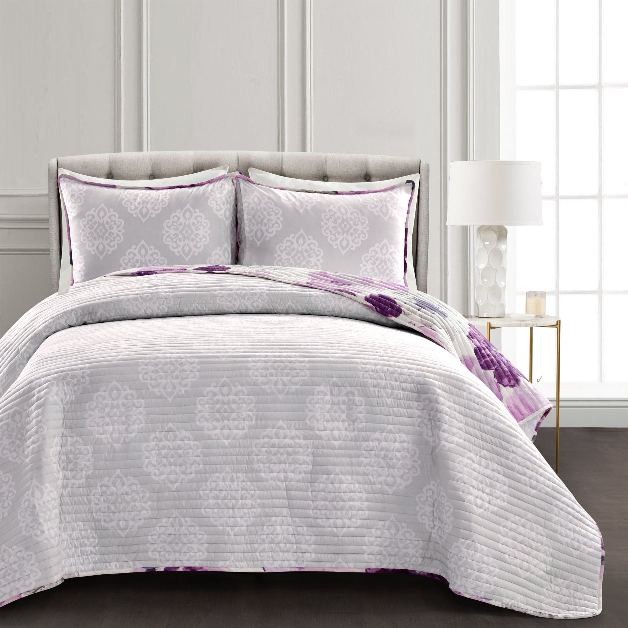 Leah Quilt 3 Piece Bedding Set - Queen Size Comforter, Pillow Shams & Bed Skirt - Soft Microfiber Luxury Quilted Bed Set for Cozy Bedroom Decor