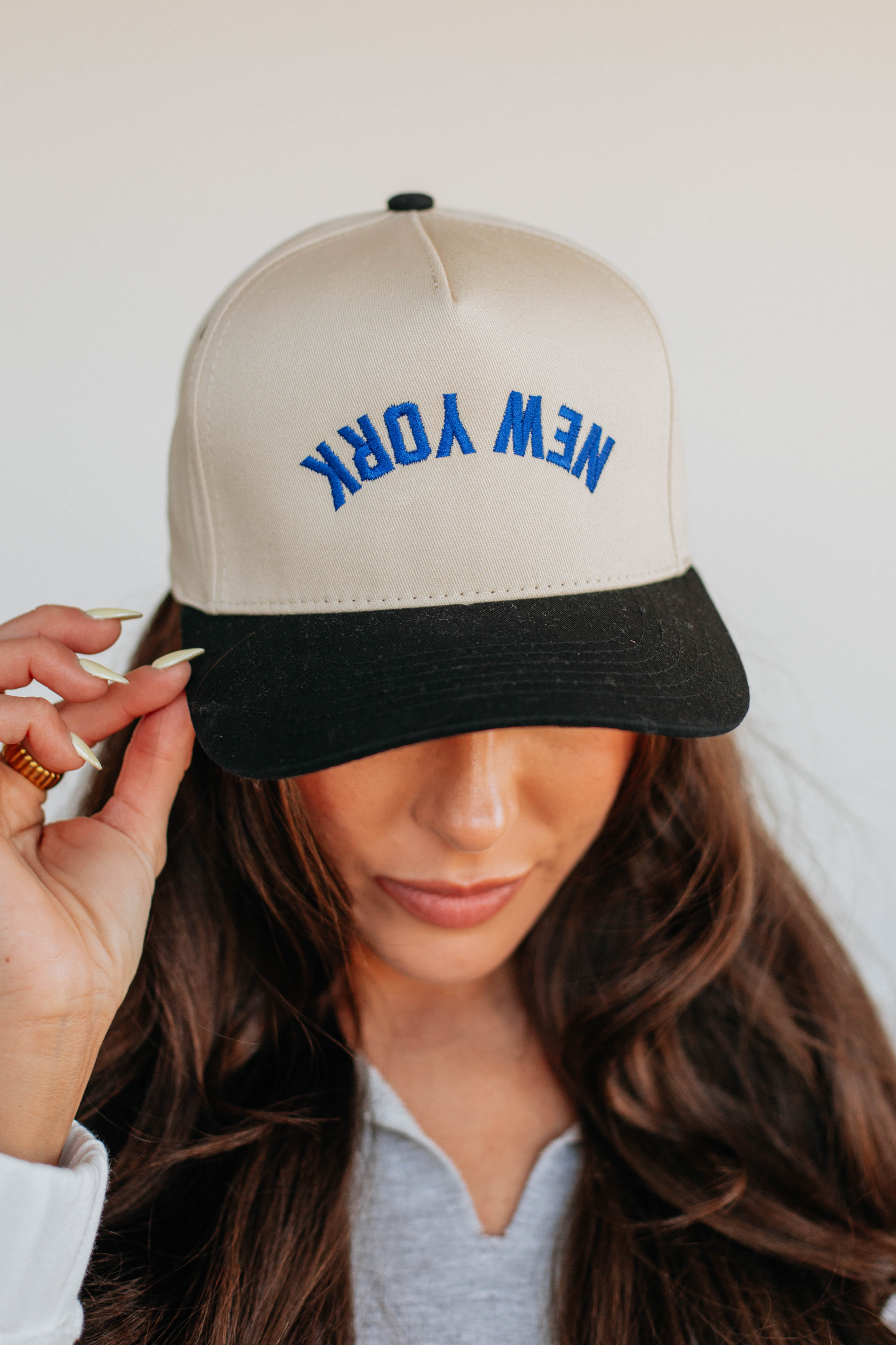 New York Trucker Hat for Men & Women - Adjustable Snapback Baseball Cap with Mesh Back - Perfect for Outdoor Activities, Sports & Casual Wear