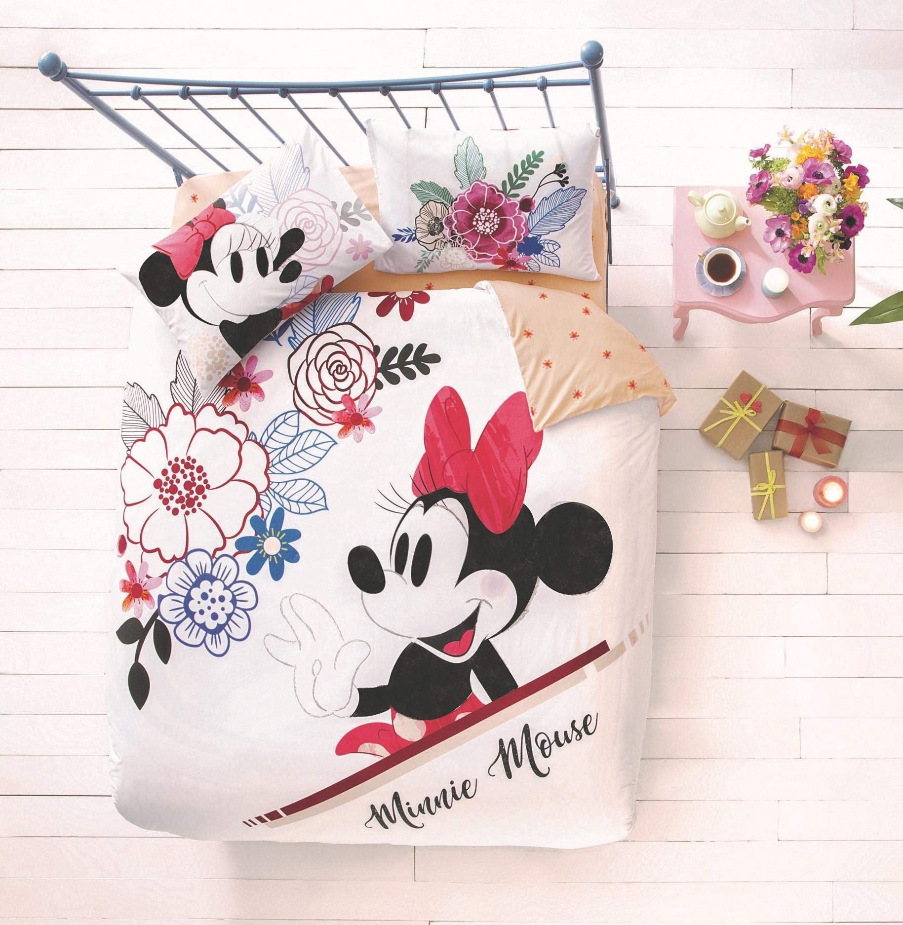 Minnie Mouse Bedding Set - 100% Cotton Floral Print Quilt & Duvet Cover - Full/Queen Size 5-Piece Girls Bedroom Decor - Includes Comforter - Perfect for Disney Themed Kids Room & Sleepovers
