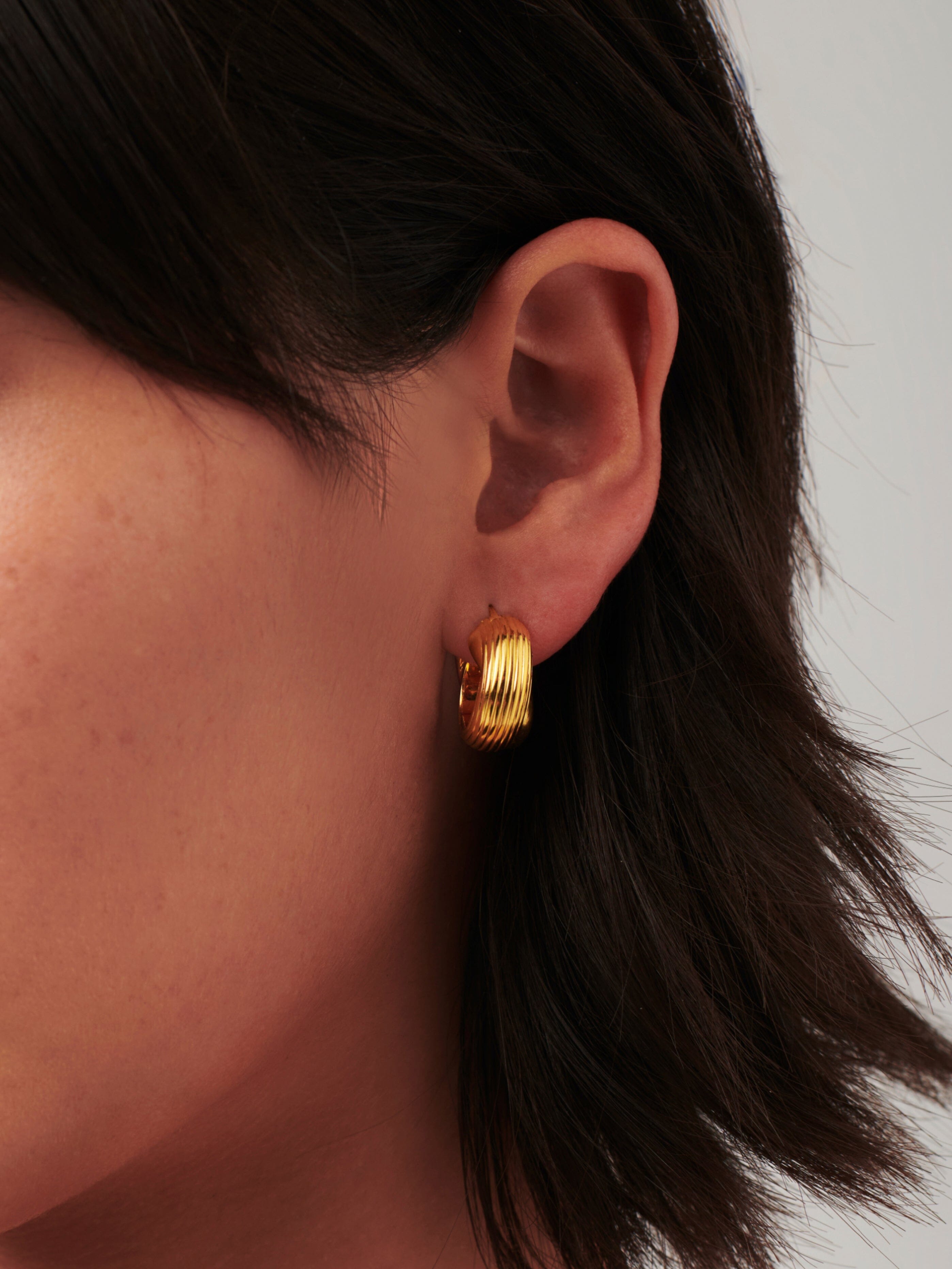 Lucy Williams Entwine Ridge Hoop Earrings - Sterling Silver Minimalist Hoops for Women | Perfect for Everyday Wear, Office & Date Night