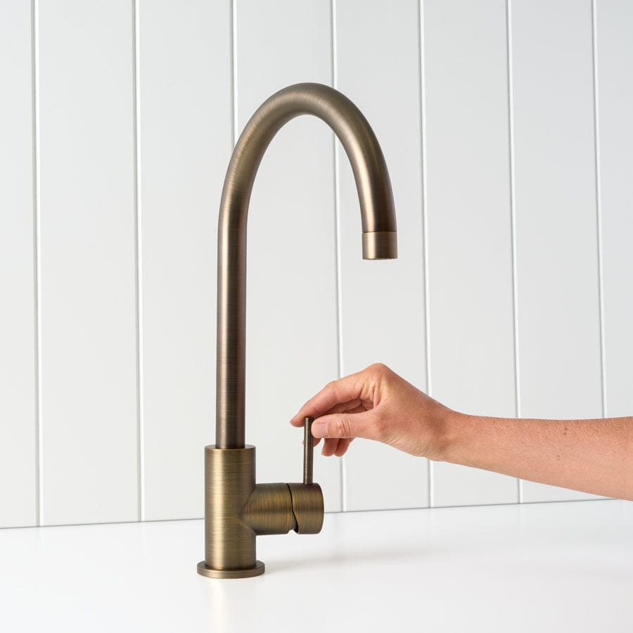 Vintage Sydney Round Kitchen Faucet in Antique Brass - Perfect for Farmhouse, Industrial & Modern Kitchen Sinks