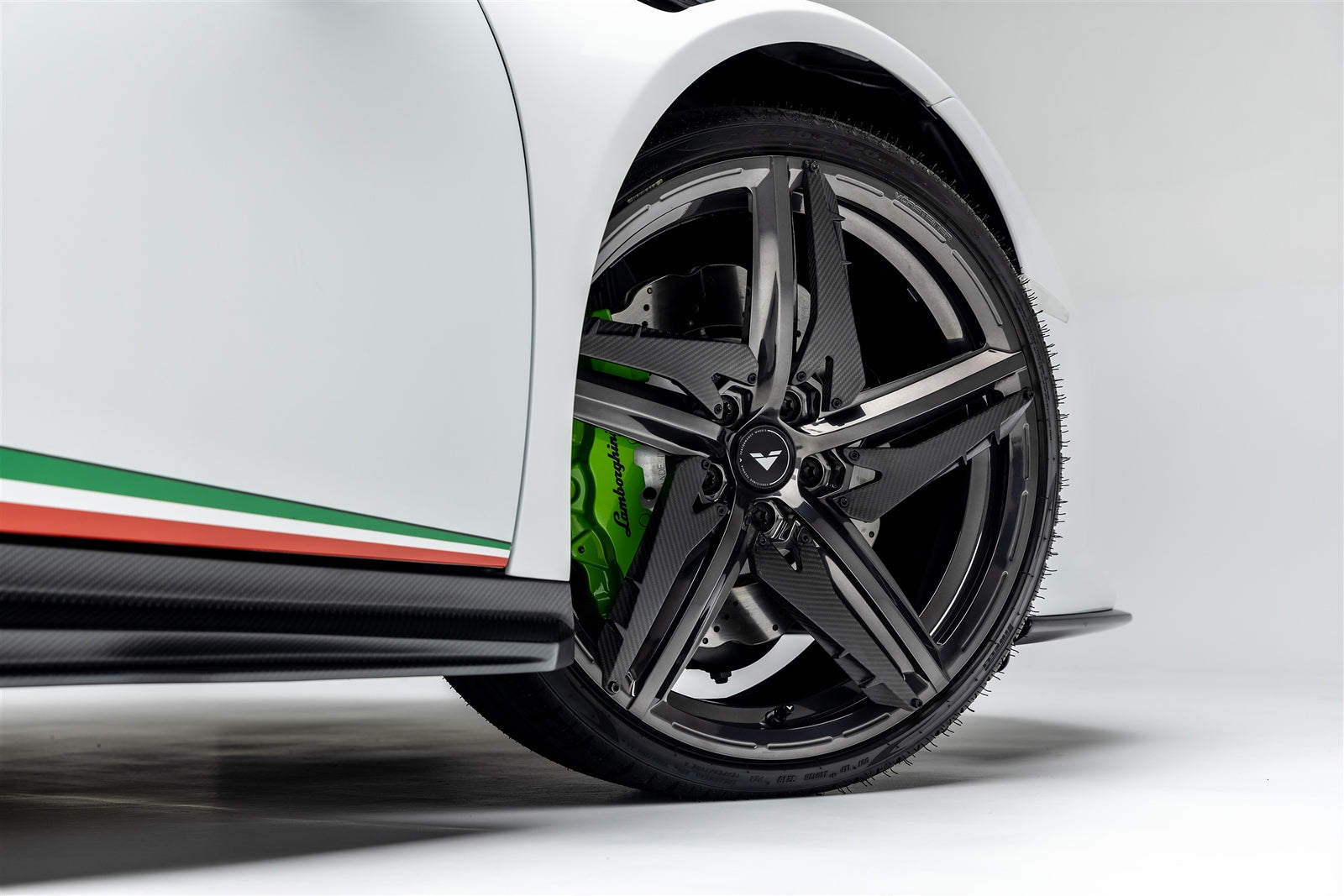 Lamborghini Huracan EVO 2WD Monza Aero Program CB 01 - High Performance Sports Car for Racing Enthusiasts | Perfect for Track Days and Supercar Events