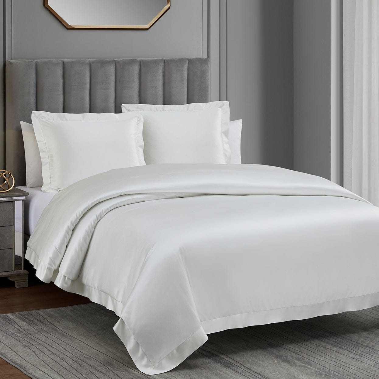 Luxury High Shine Satin Duvet Cover Set - Queen Size Bedding Set with Pillowcases - Soft & Breathable for All Seasons - Perfect for Master Bedroom, Guest Room & Hotel Decor