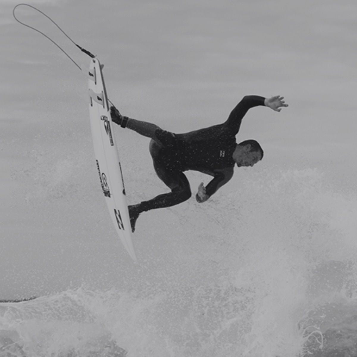 Dakine Albee Layer Pro Deck Pad - Non-Slip Surfboard Traction Pad for Enhanced Grip & Control - Perfect for Surfing, Paddleboarding & Water Sports - Black