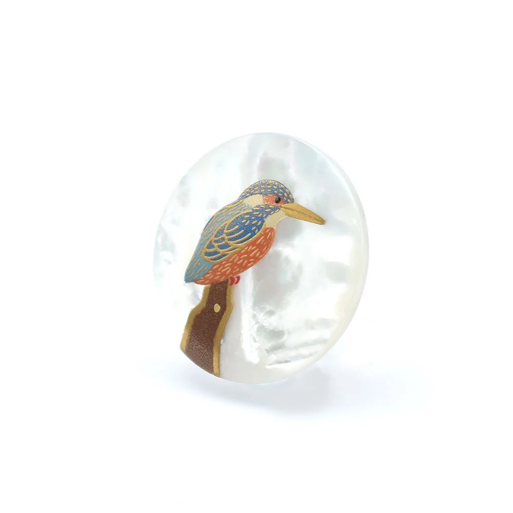 Exquisite Maki-e Urushi Lacquer Brooch with White South Sea Pearl & Kingfisher Feather - Traditional Japanese Lacquer Jewelry for Women - Perfect for Weddings, Tea Ceremonies & Special Occasions