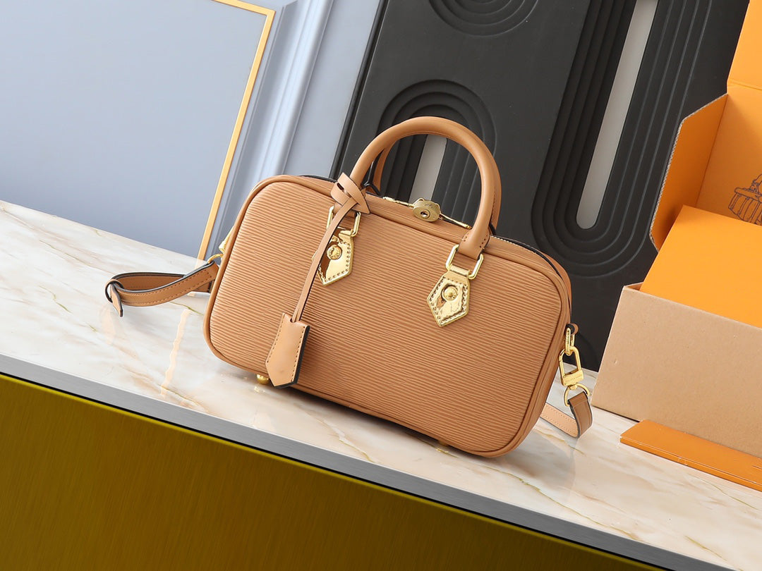 Stylish Ripple Women's Handbag - Fashionable Crossbody Purse for Everyday Use, Work, and Travel | Trendy Shoulder Bag for Women