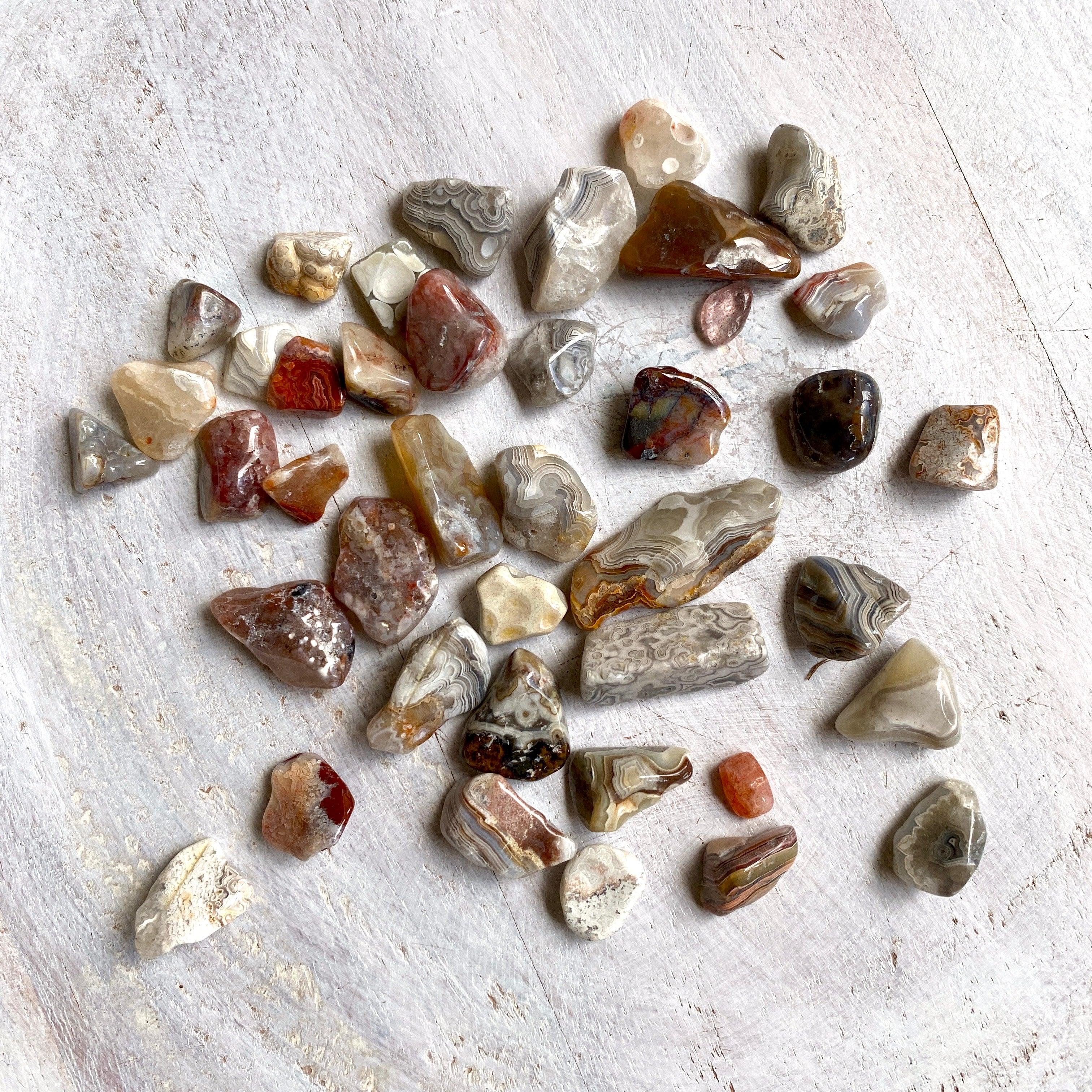 Premium Mexican Lace Agate Tumbled Stones - 50g Natural Healing Crystals for Meditation, Reiki, Jewelry Making & Home Decor