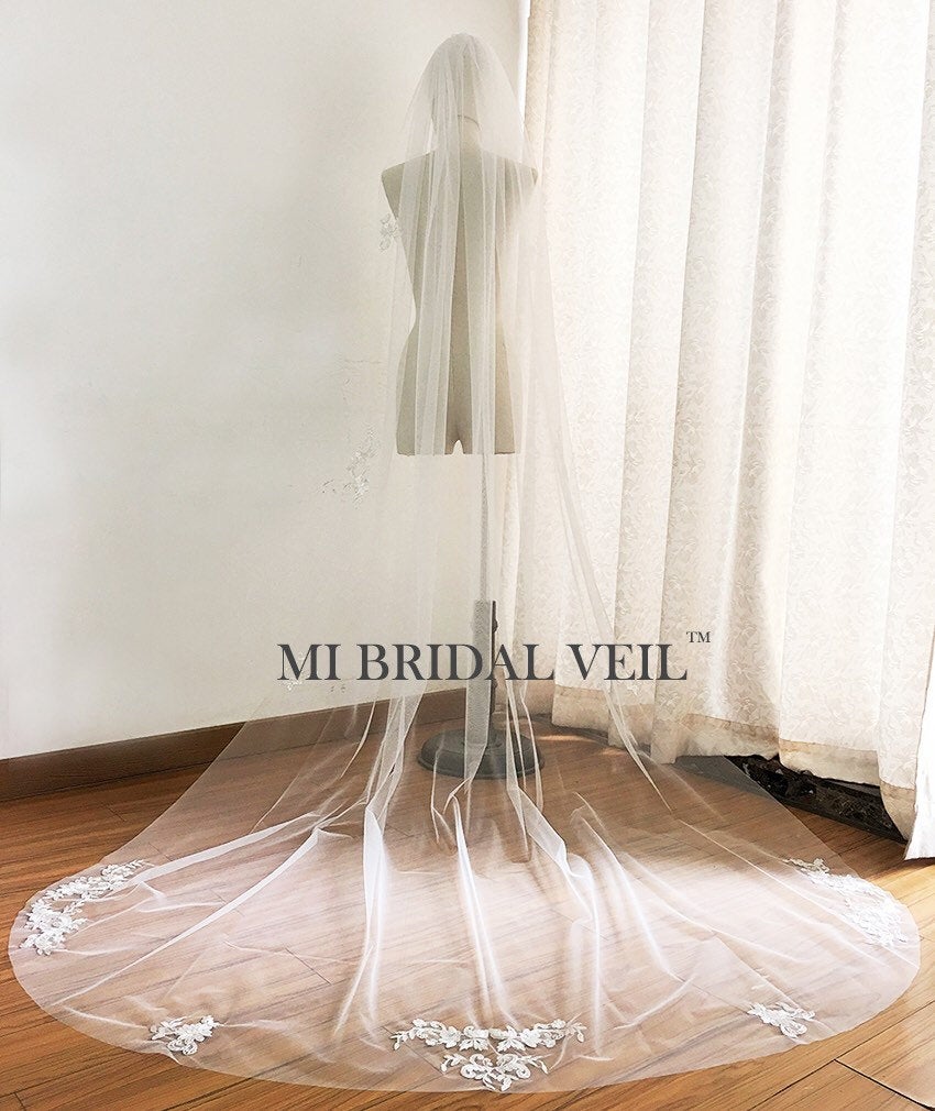 Elegant Silver Lace Applique Chapel Wedding Veil for Brides - Perfect for Church Ceremonies & Romantic Photos