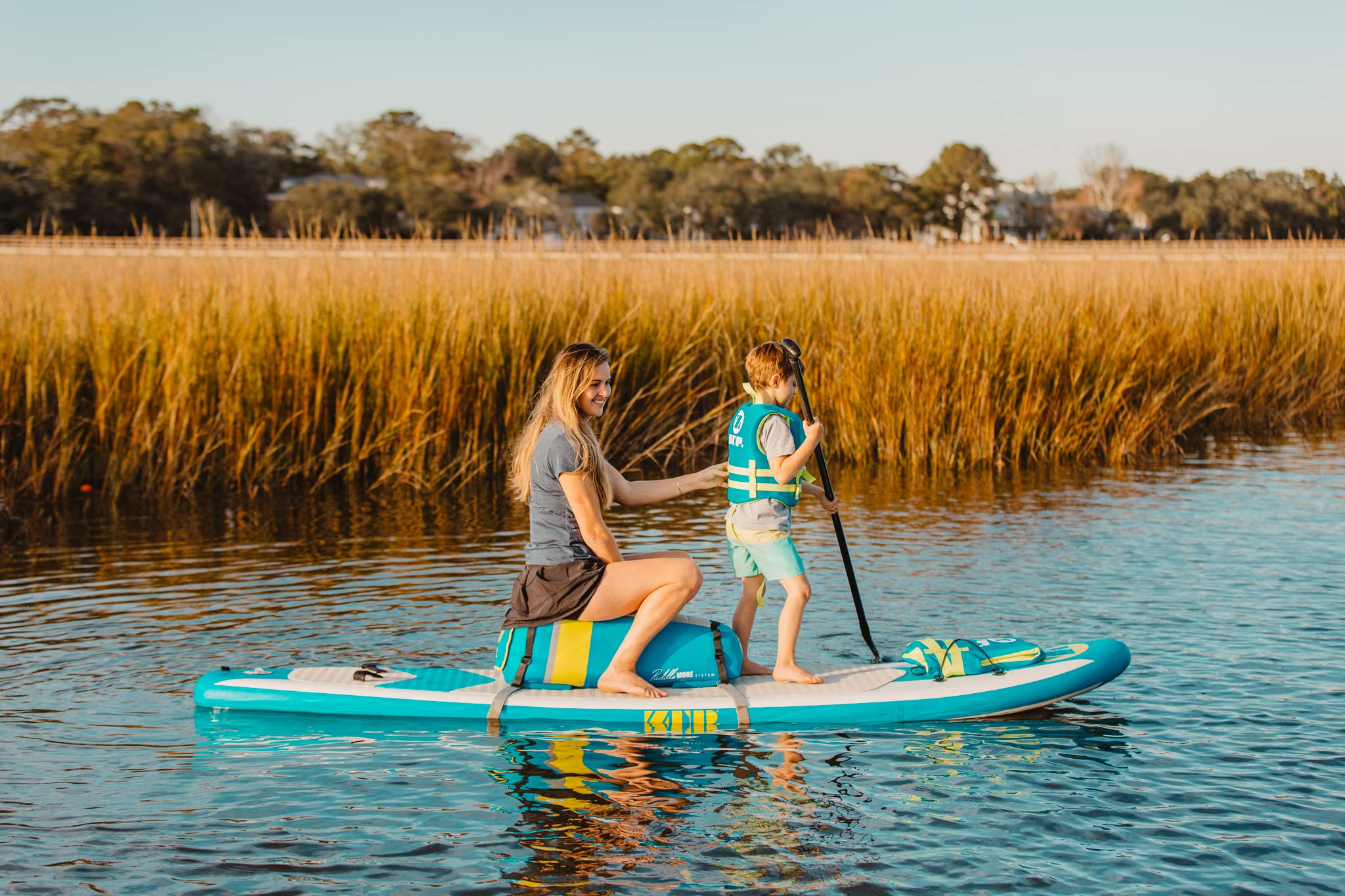 ZUP Boomer iSup Stand Up Paddle Board Combo - Inflatable SUP for All Ages - Perfect for Lakes, Rivers & Calm Waters - Includes Paddle & Accessories - Blue & White Design - Great for Fitness, Yoga & Family Fun