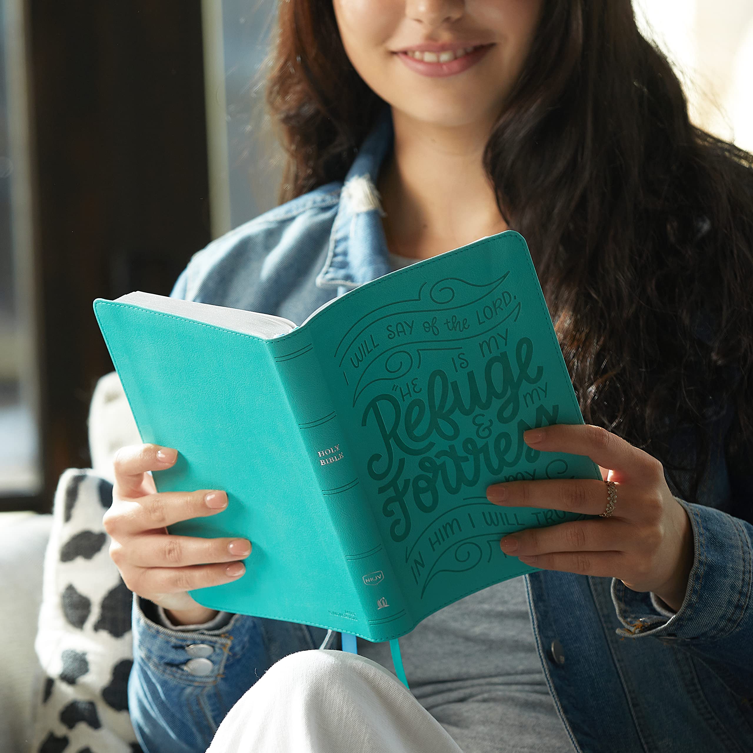 NKJV Thinline Youth Edition Bible - Turquoise Leathersoft Cover, Red Letter Text, Comfort Print | Holy Bible New King James Version | Perfect for Teens, Bible Study & Gift Giving