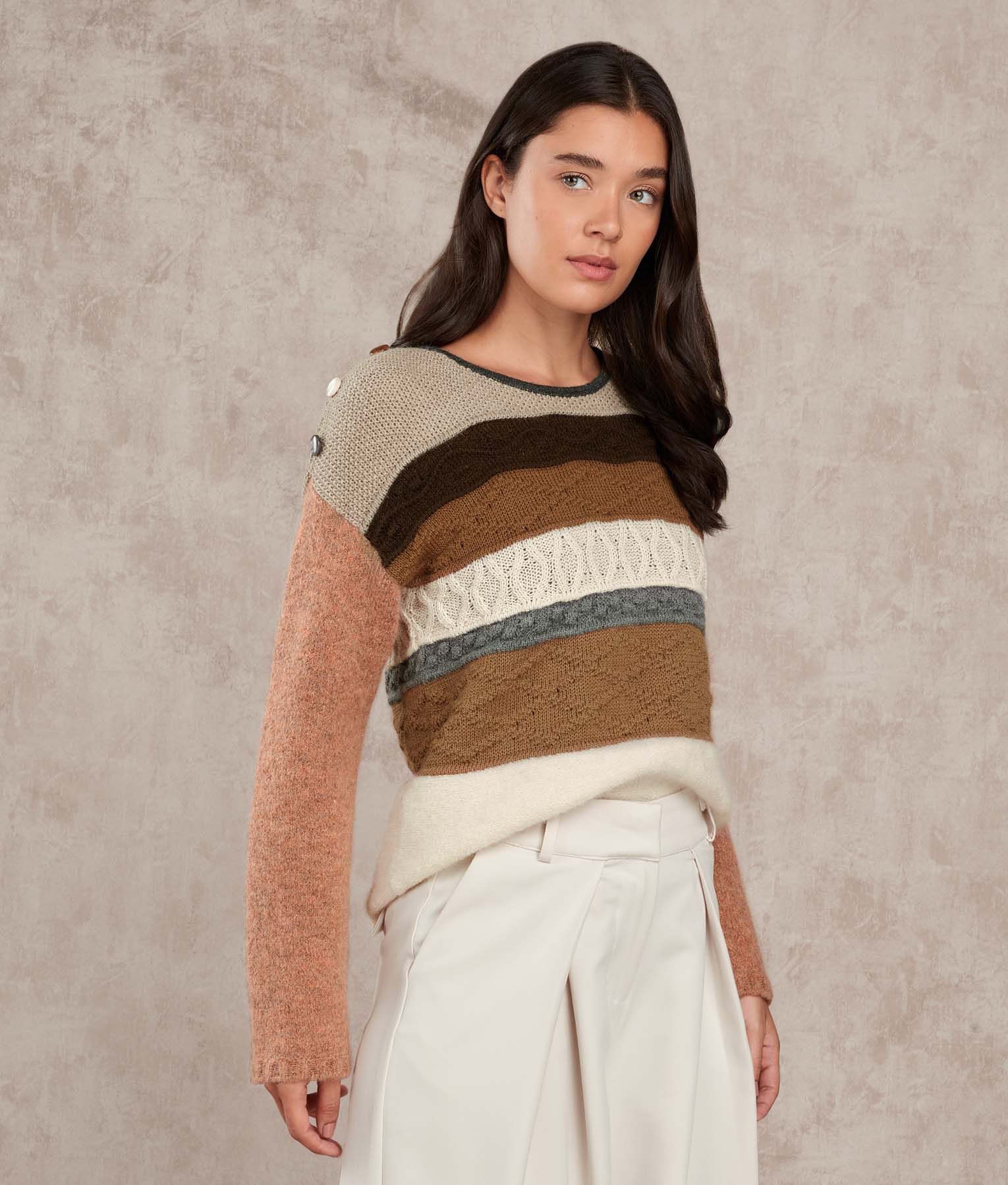 Striped Neck Sweater for Women - Cozy Knit Pullover with Striped Collar - Perfect for Fall, Winter & Casual Outfits