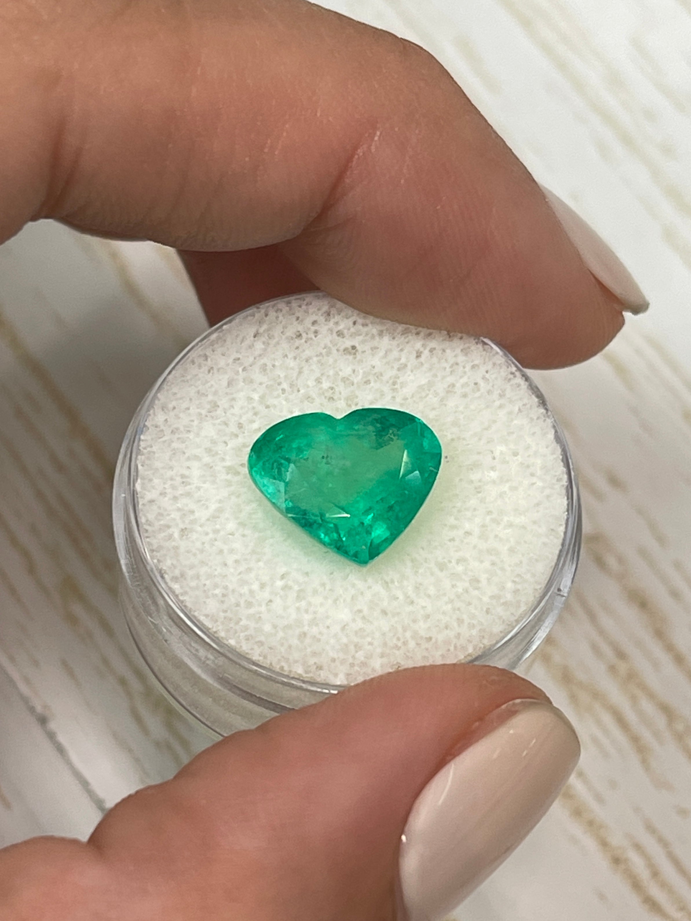 5.16 Carat 11x12mm Bright Green Natural Loose Colombian Emerald Heart Cut Gemstone for Jewelry Making, Engagement Rings & Luxury Gifts