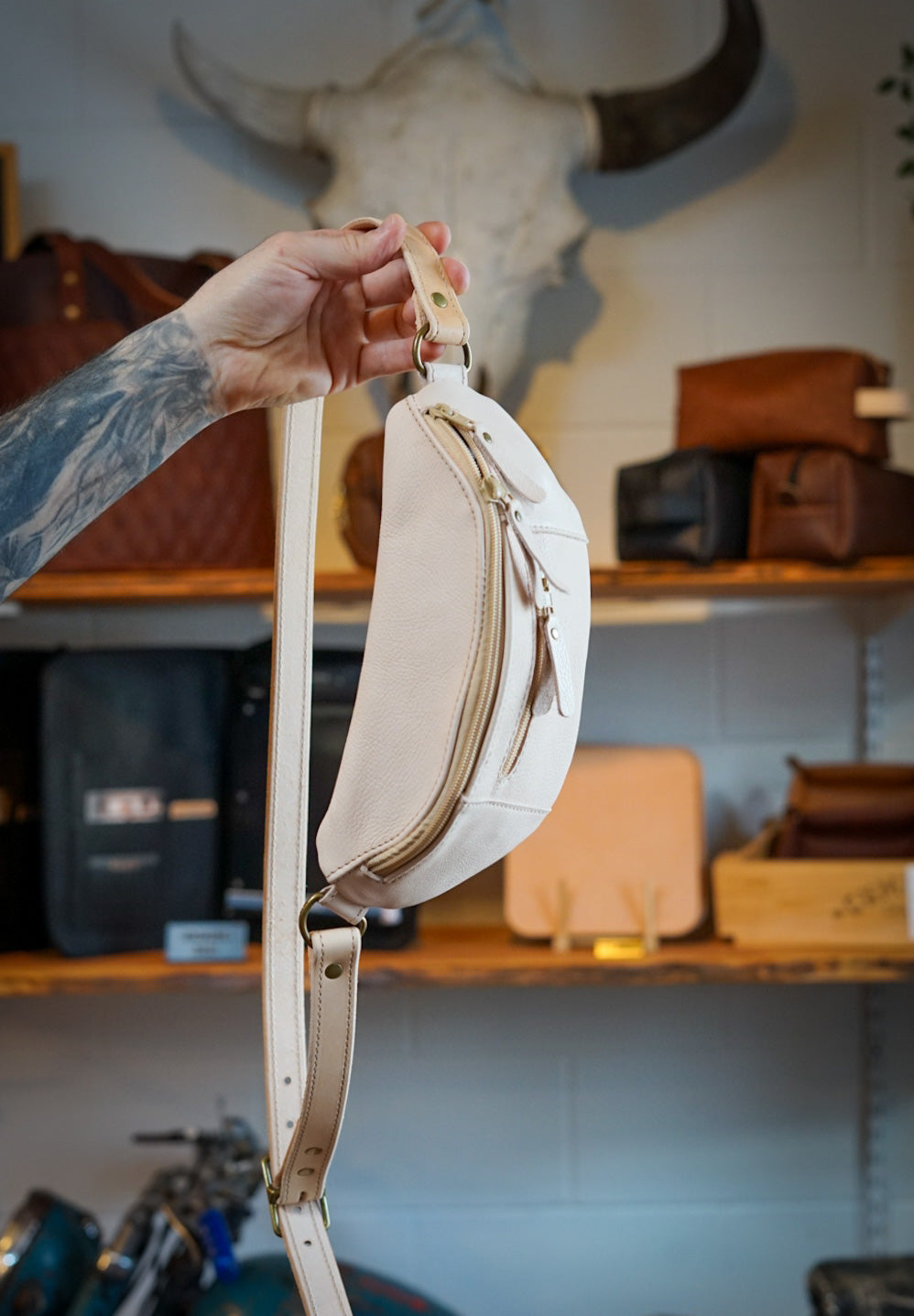 Premium Vegan Leather Fanny Pack for Men & Women - Natural Tan Waist Bag - Perfect for Hiking, Travel, Gym & Everyday Use
