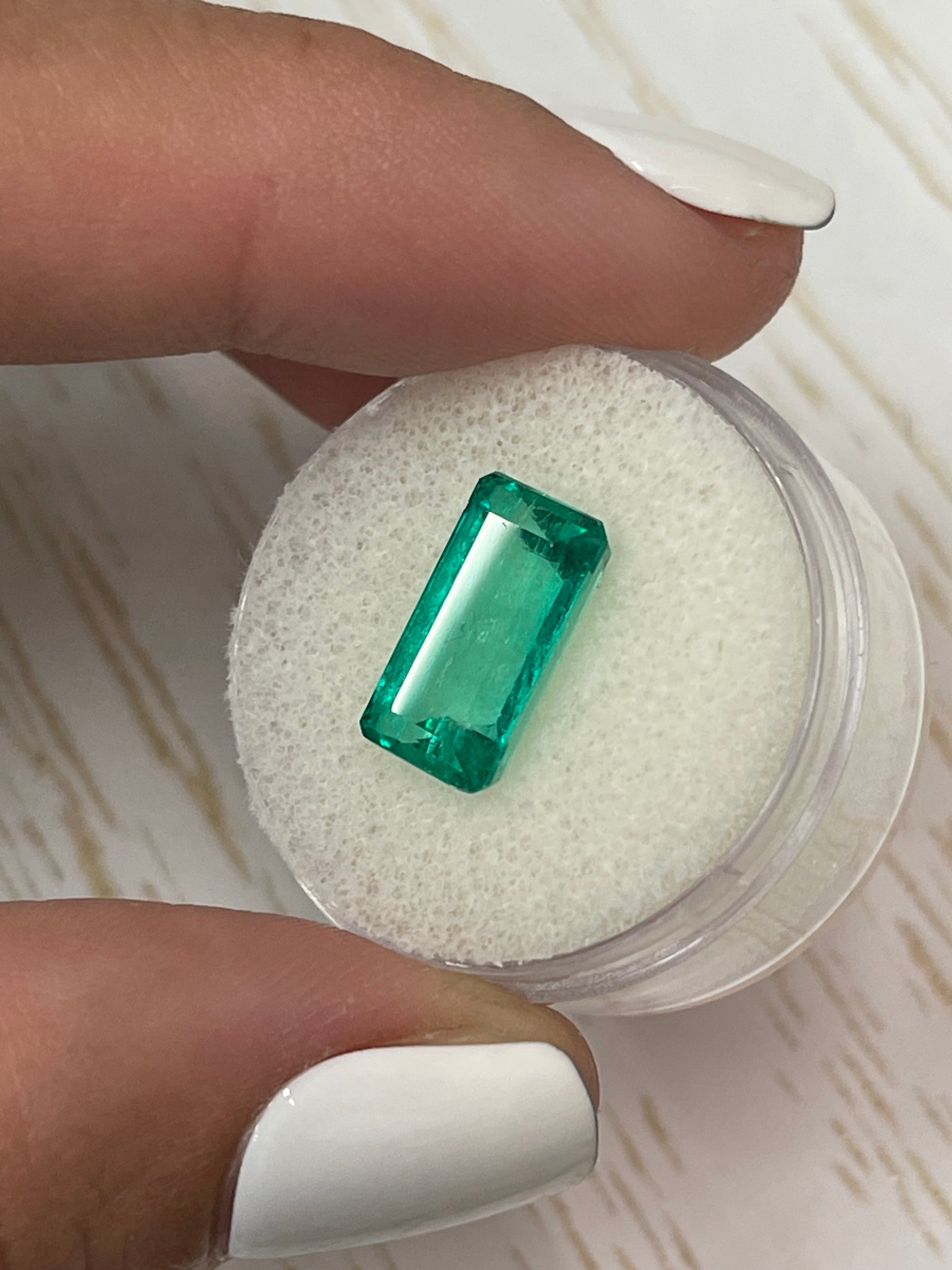 4.26 Carat Vivid Bluish Green Natural Colombian Emerald - 13x7mm Elongated Emerald Cut Loose Gemstone for Jewelry Making & Engagement Rings