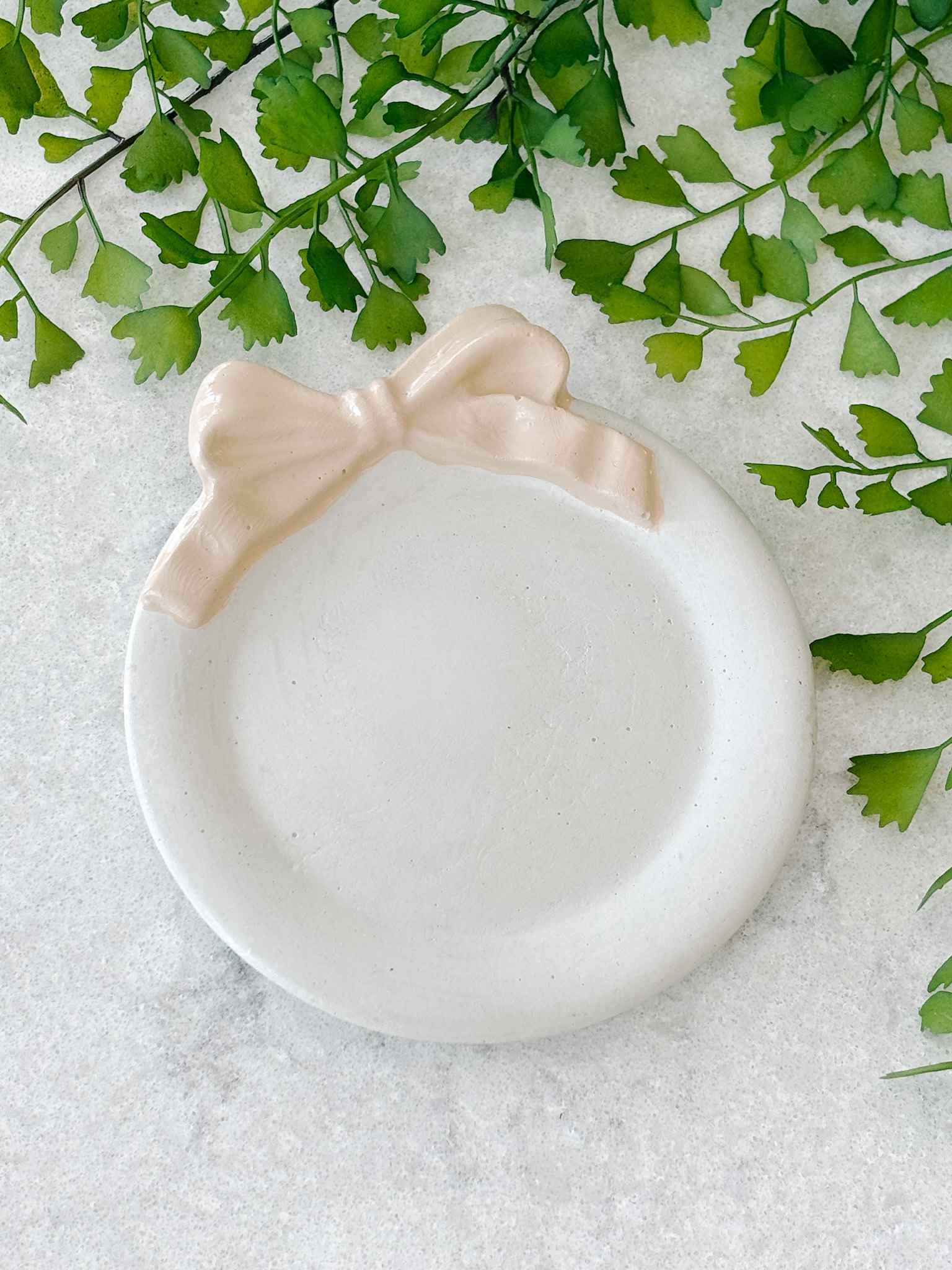 Elegant Bow-Shaped Trinket Dish - Jewelry Holder for Rings, Earrings & Small Accessories - Perfect for Nightstand, Dresser & Bathroom Organization