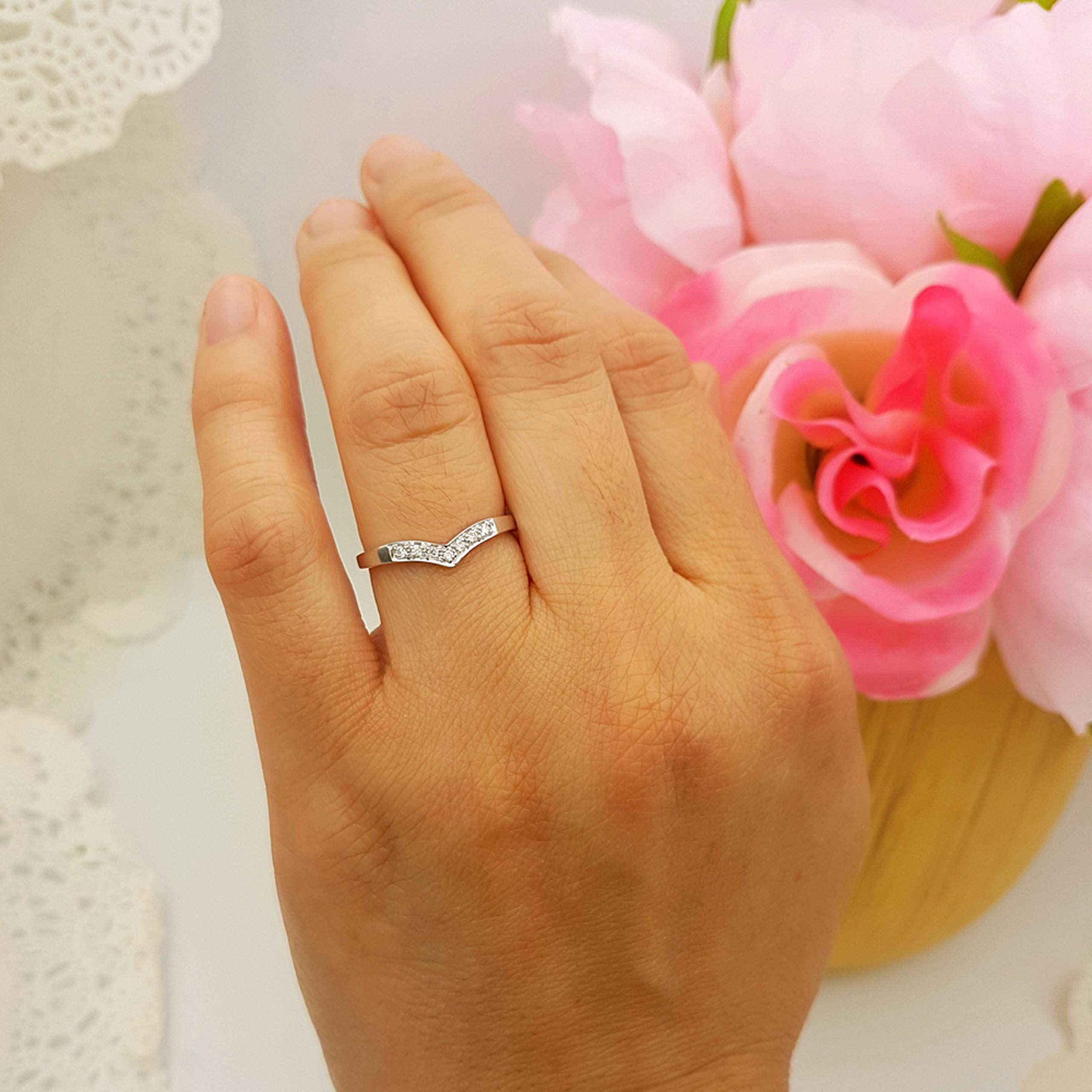 0.10 Cttw Round White Diamond 7-Stone Chevron Stackable Wedding Band for Women in 14K Solid Gold – Elegant Bridal Ring for Engagement, Anniversary & Everyday Wear