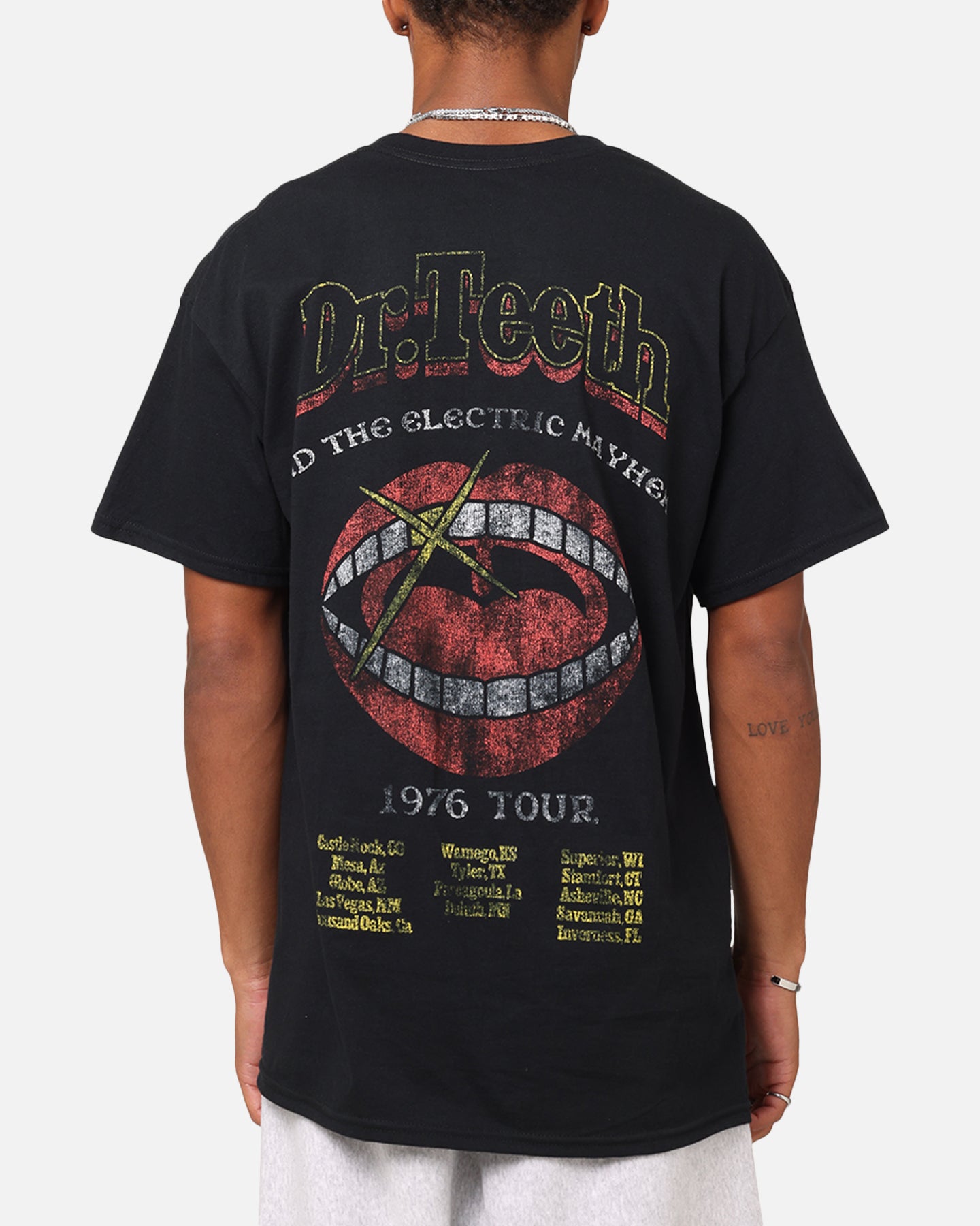 Vintage Disney The Muppets Animal Graphic T-Shirt - Black Cotton Retro Cartoon Tee for Men & Women - Perfect for Casual Wear, Costume Parties & Disney Fan Gifts