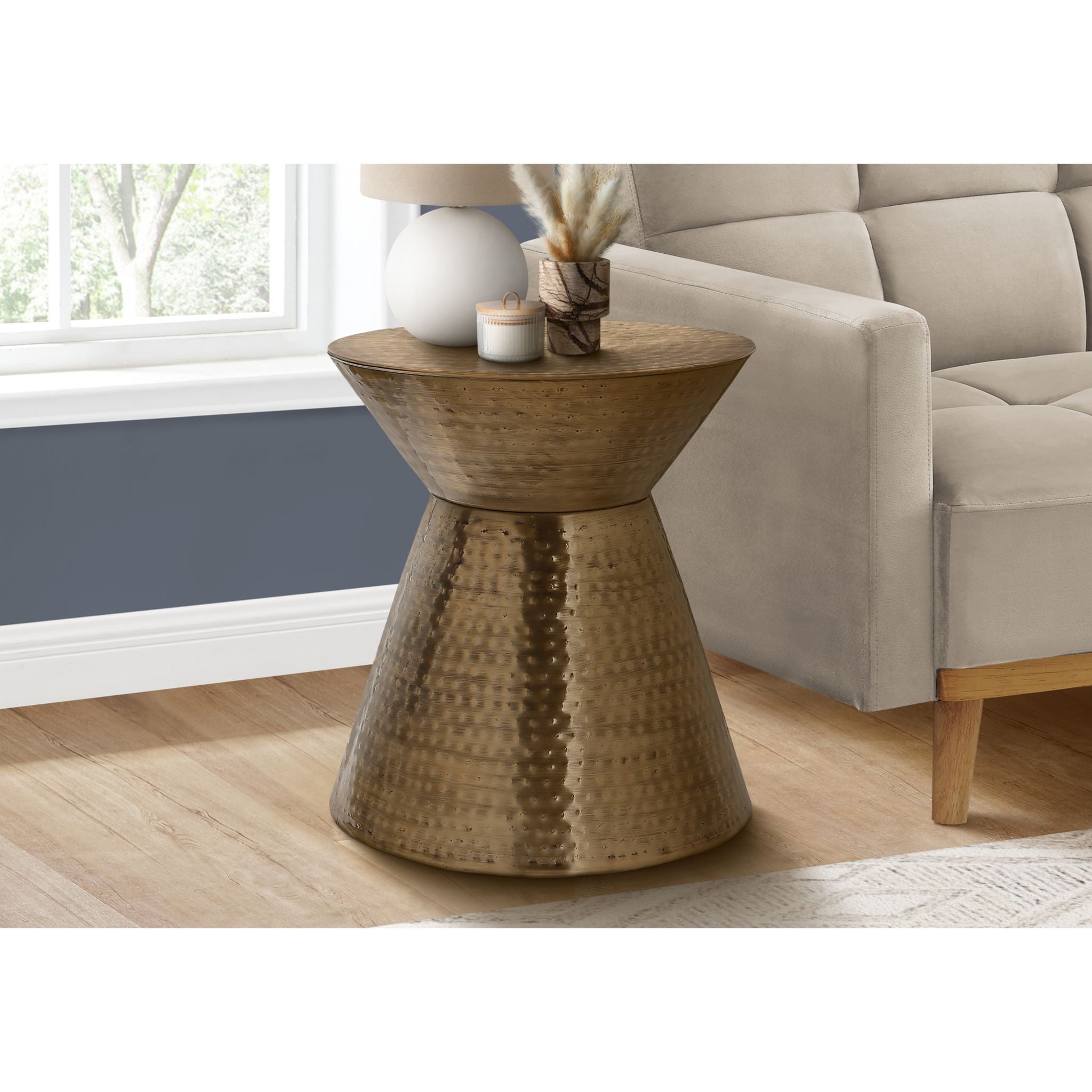 Alyvia Modern Accent Table - Stylish Side Table for Living Room, Bedroom & Office - Small End Table with Sturdy Metal Base - Perfect for Home Decor & Compact Spaces