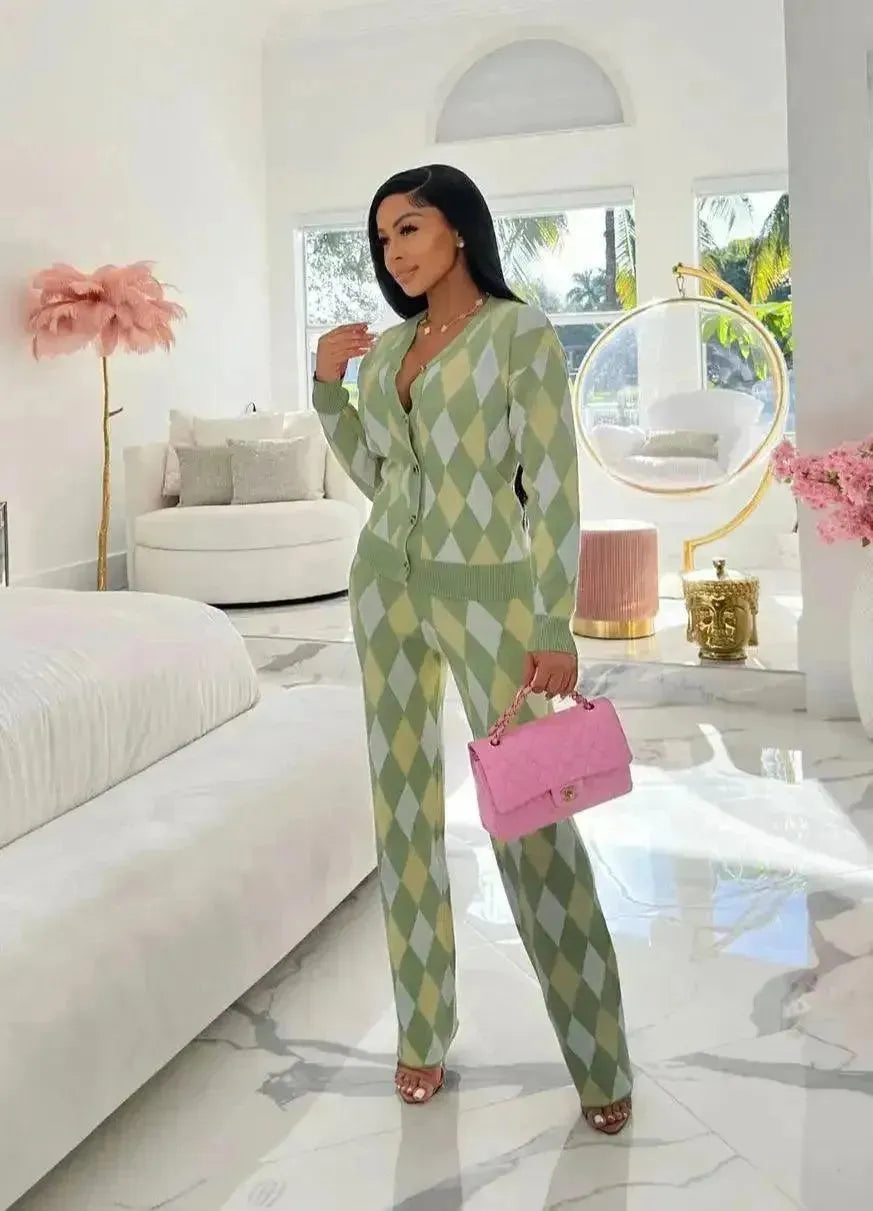 Stylish Women's Knit Geometric Print Two-Piece Pants Set | Trendy Outfit for Casual Wear, Office & Date Nights