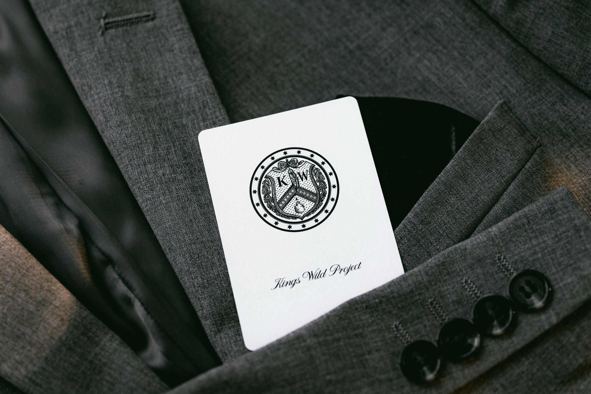 Premium Gilded Edition Luxury Playing Cards - Table Players Vol. 06 | Elegant Casino Style, Poker Night, Cardistry & Magic Tricks | Perfect for Game Nights, Gifts & Collectors