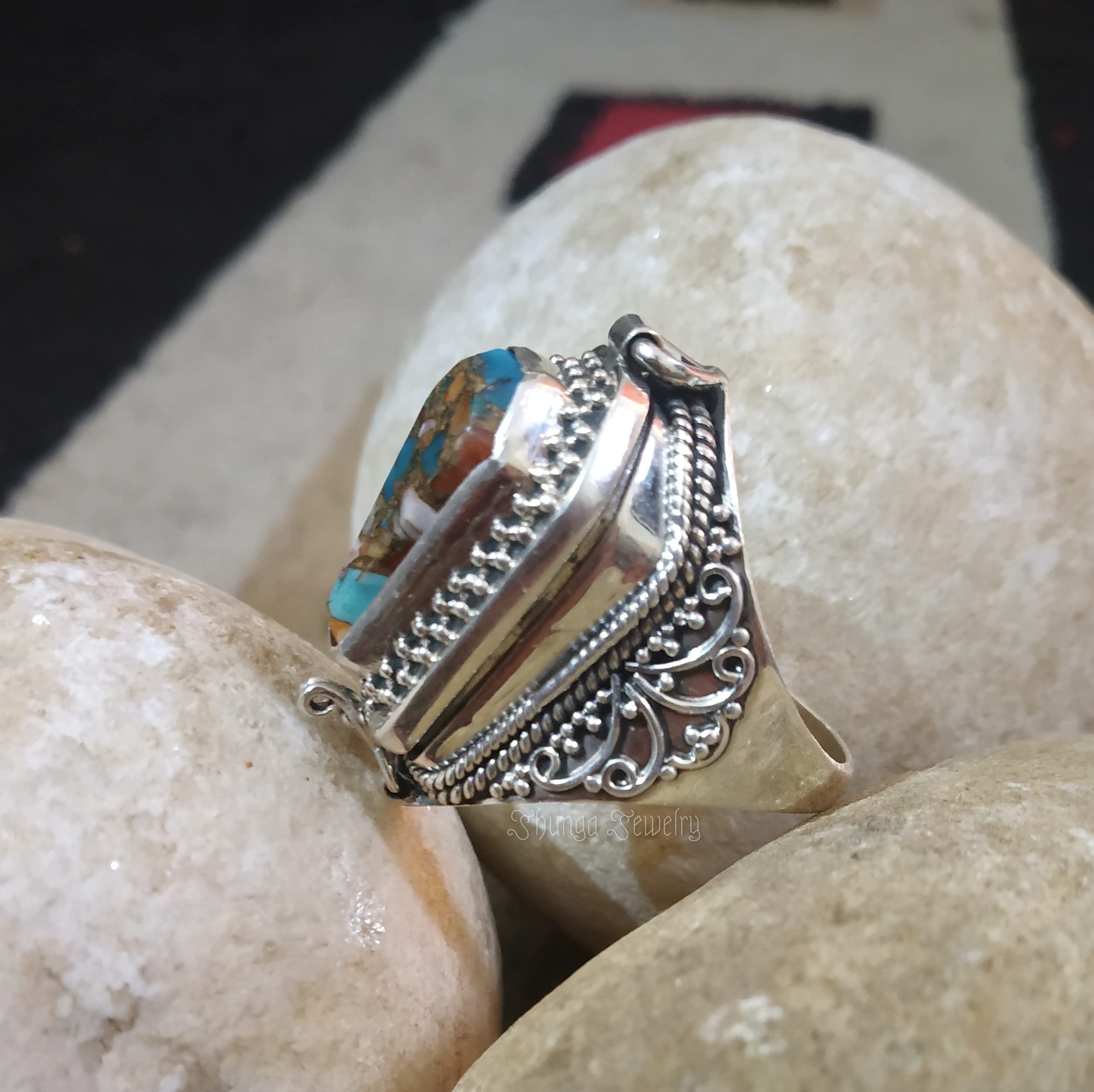 Oyster Copper Turquoise Coffin Poison Ring - Handmade Silver Compartment Box Ring with Howlite & Black Onyx - Openable Gift for Mom - Perfect for Gothic Fashion, Witchy Aesthetic & Unique Jewelry Collections