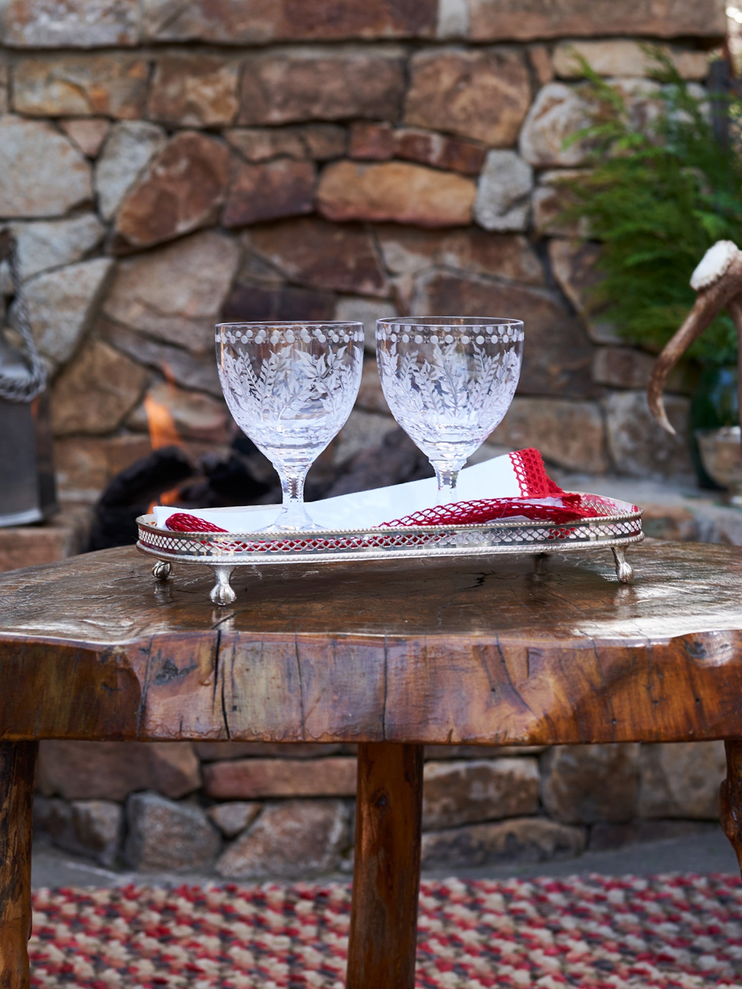 Elegant Large Fern Wine Glass Set - 16oz Stemmed Glasses for Red & White Wine - Perfect for Dinner Parties, Weddings & Home Decor